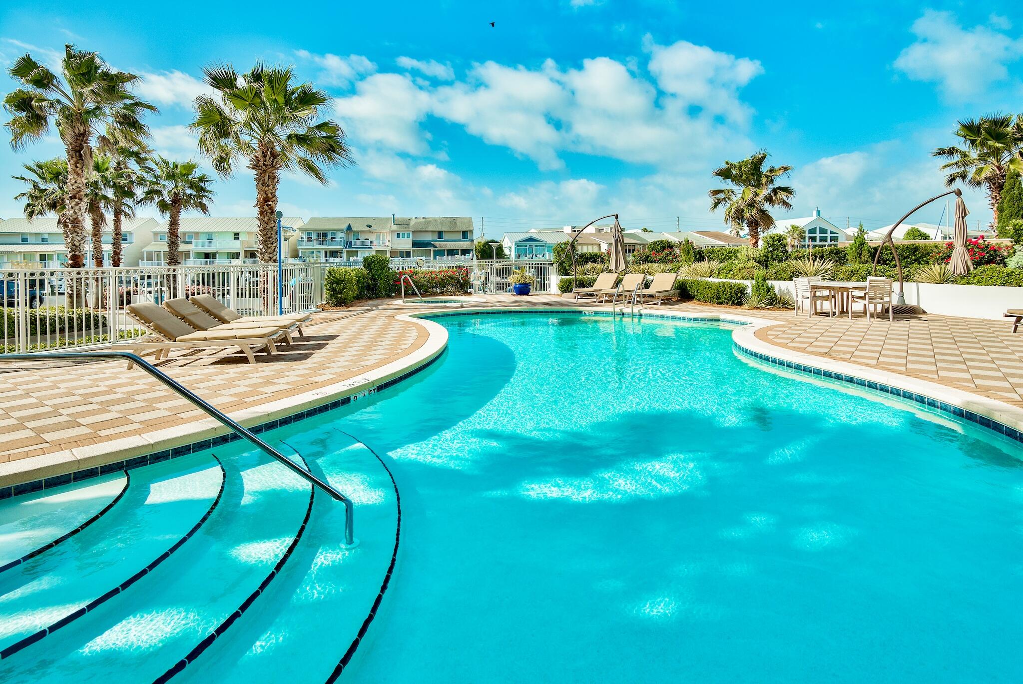 HARBOR LIGHTS - Residential