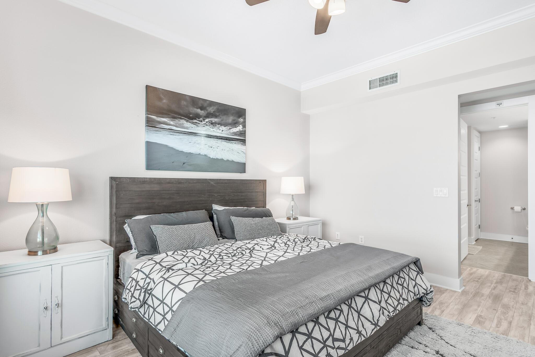 HARBOR LIGHTS - Residential