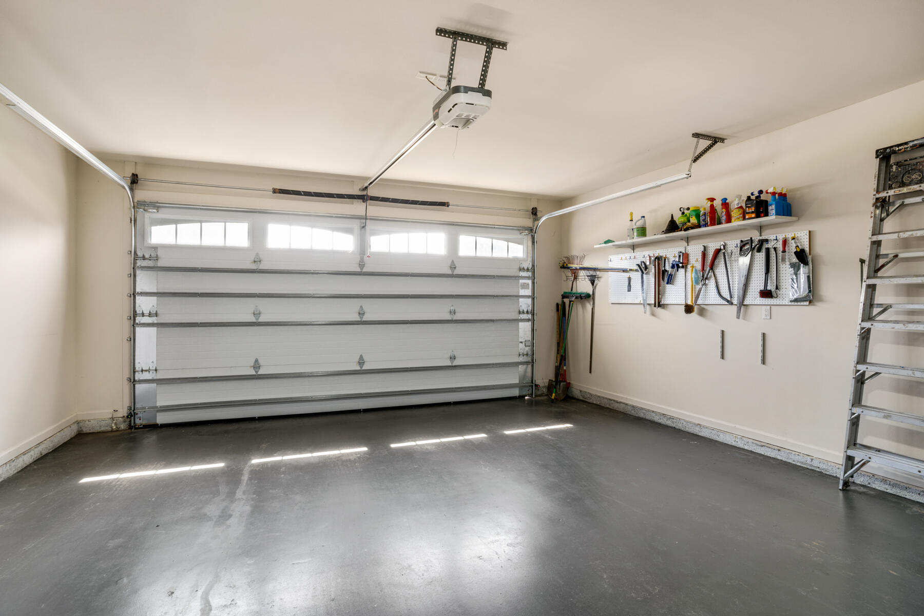 EMERALD BAY PH 1-B - Residential