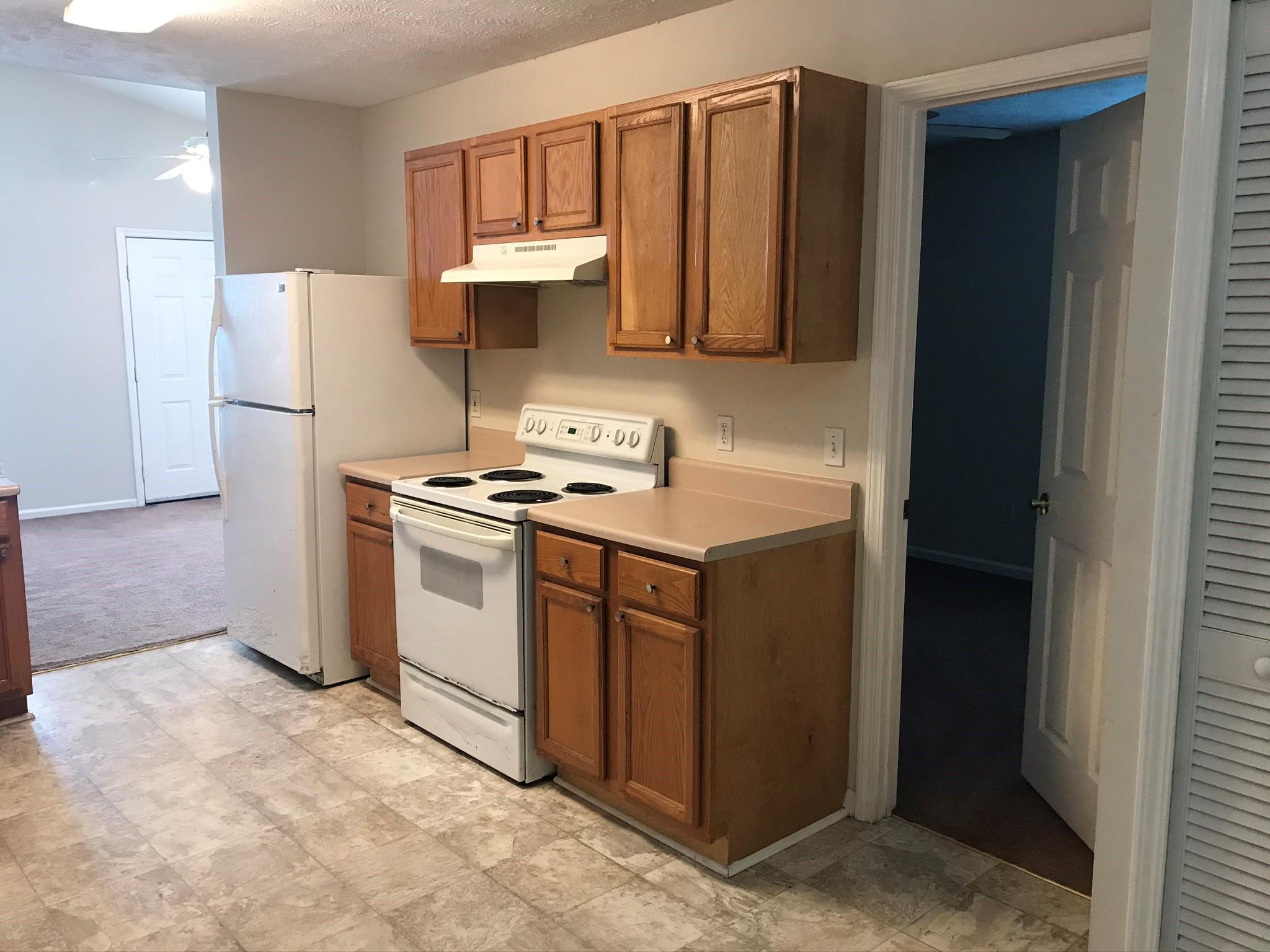 MERGLEWSKI RETREATS - Residential Lease