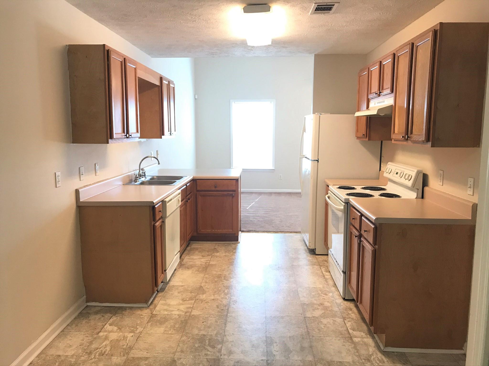 MERGLEWSKI RETREATS - Residential Lease