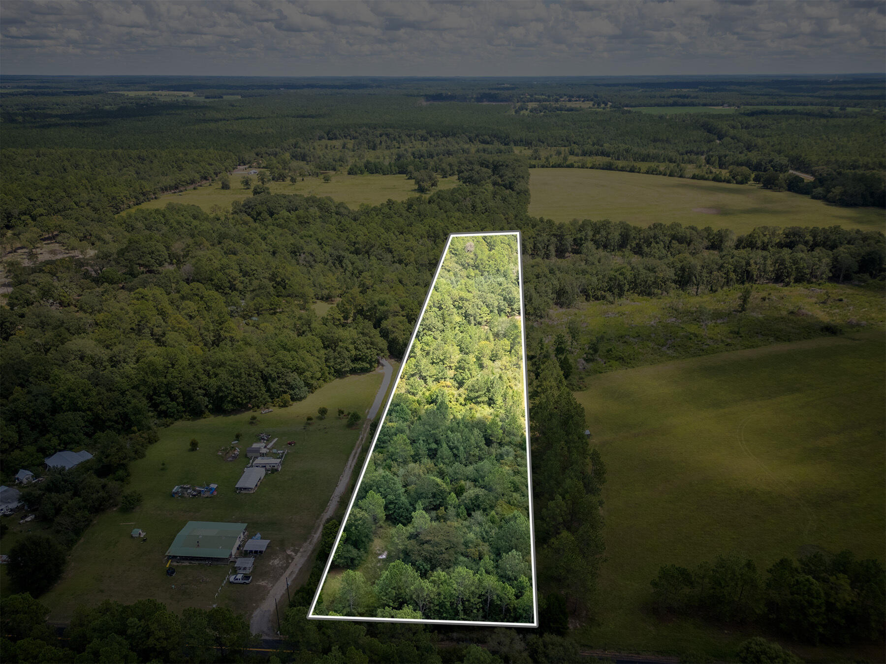 High and Dry 4.84 Acres!! Priced to sell and can close quick. Clear Title. Zoning: General Agriculture, Allowed Mobile or Manufactured Home. Flood zone: X