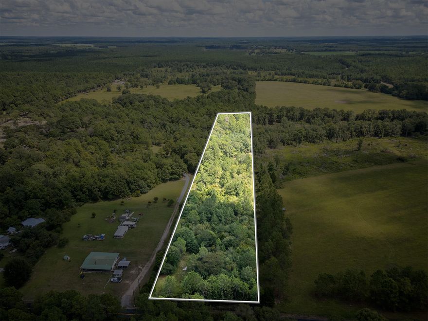 High and Dry 4.84 Acres!! Priced to sell and can close quick. Clear Title.  Zoning: General Agriculture, Allowed Mobile or Manufactured Home. Flood zone: X