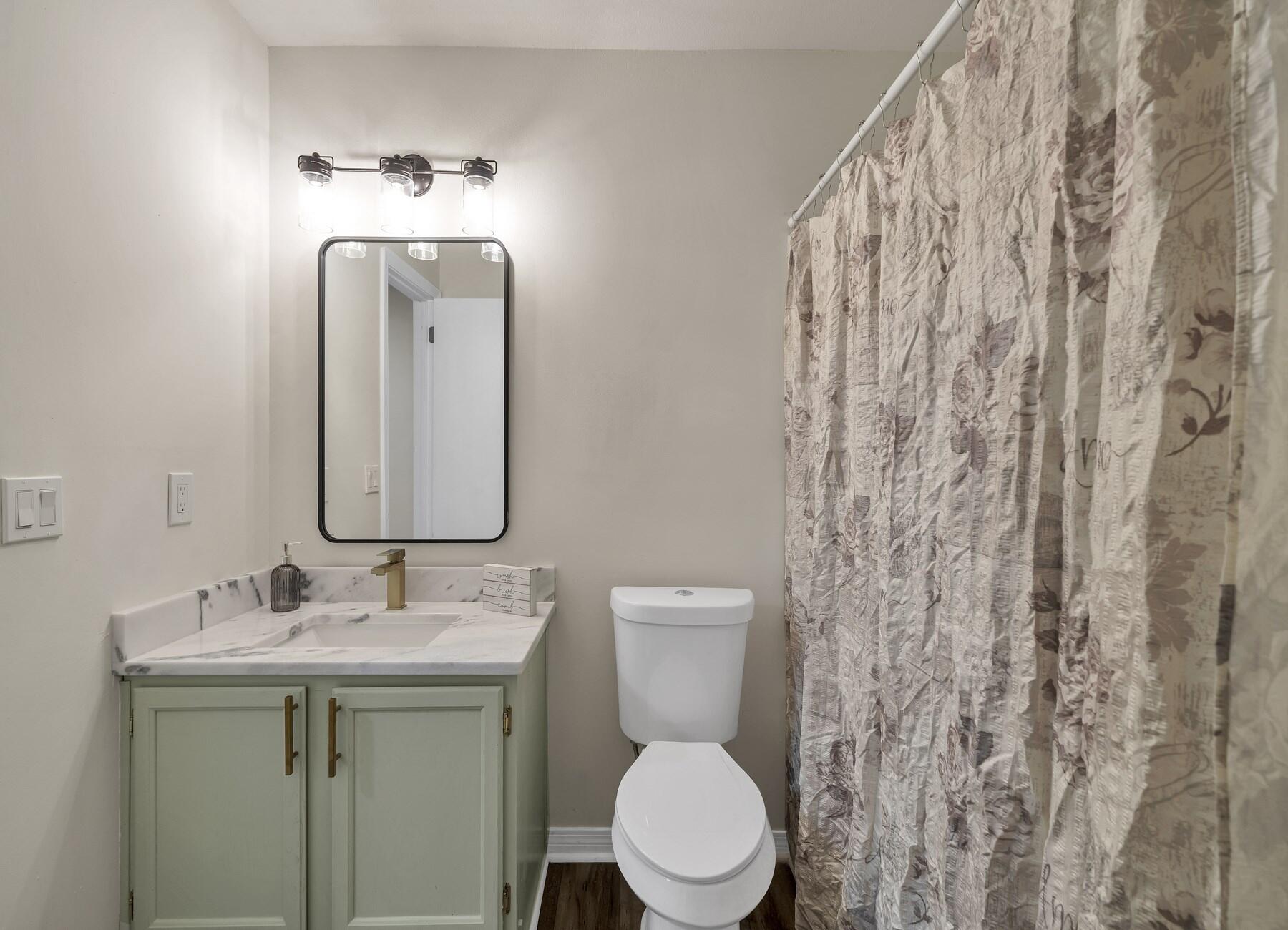 MONTAGE MANOR - Residential