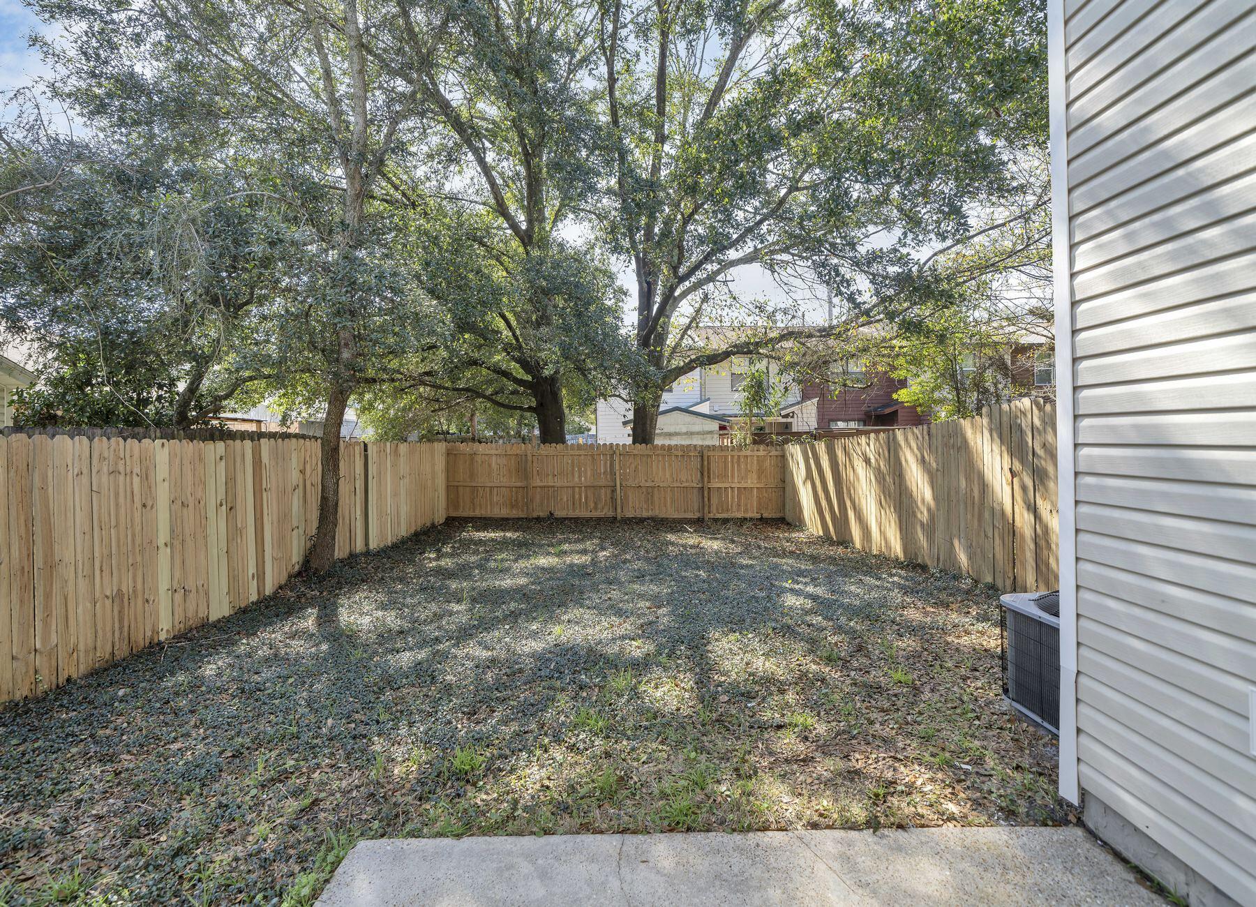 MONTAGE MANOR - Residential