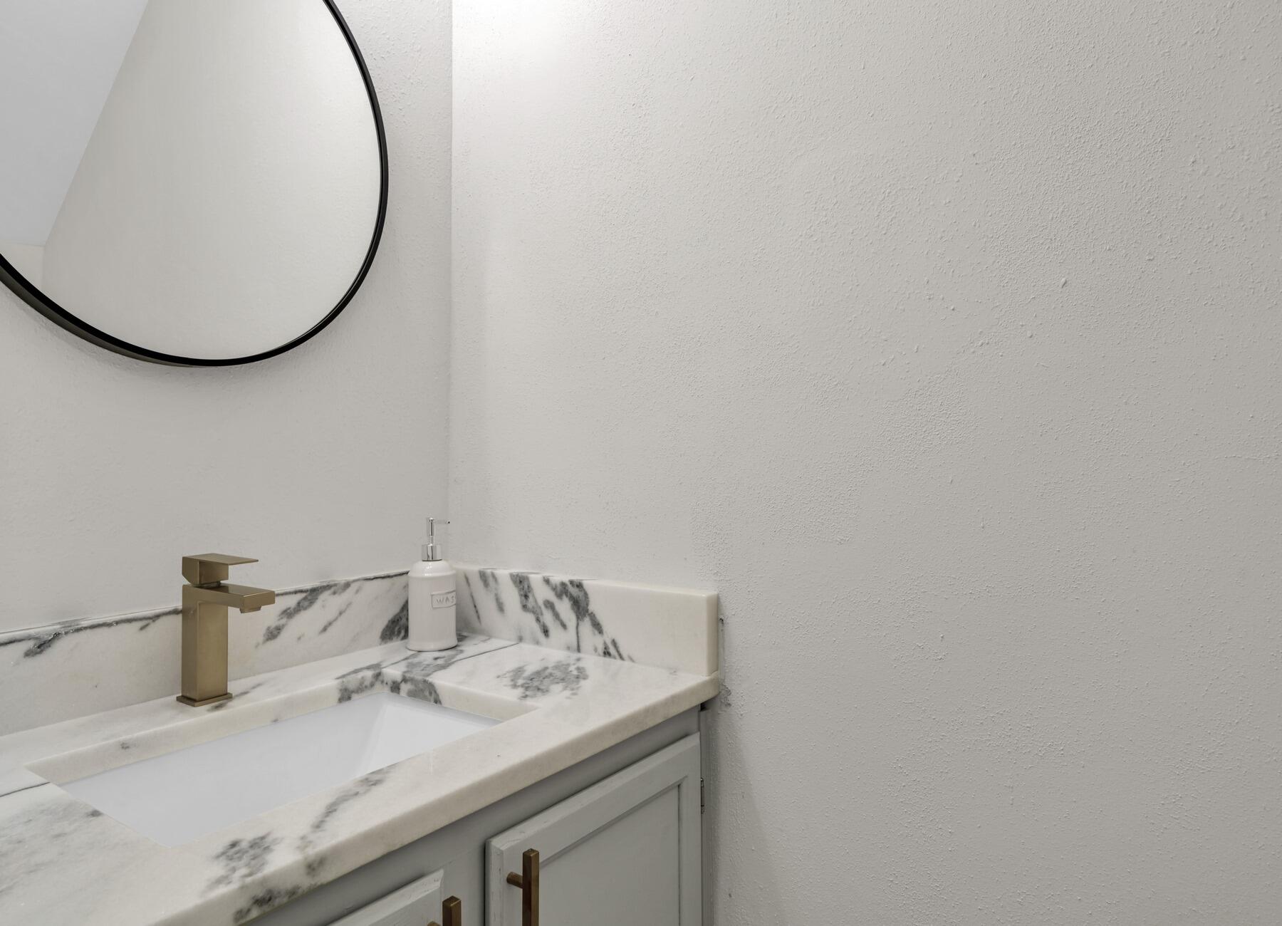 MONTAGE MANOR - Residential