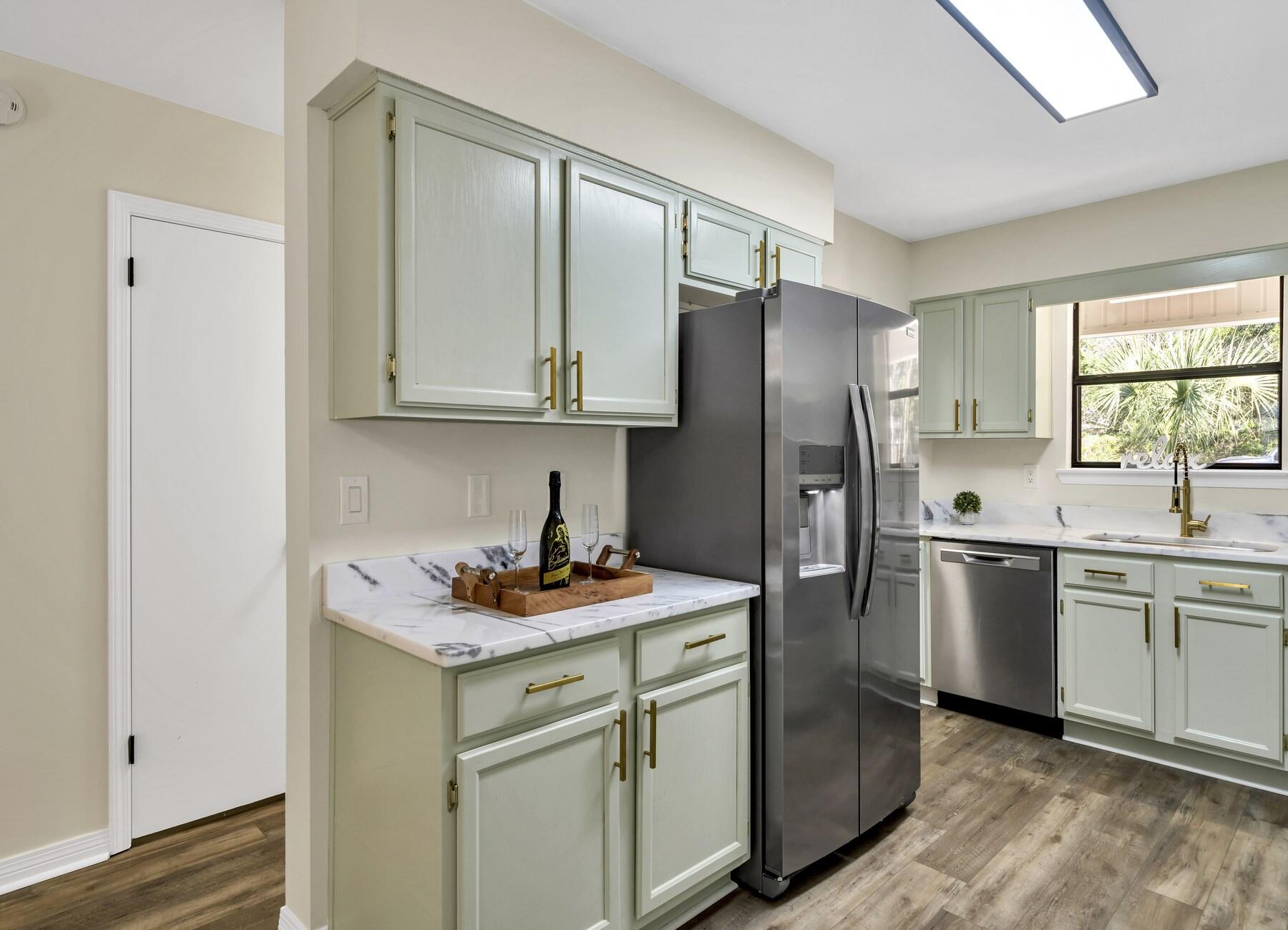 MONTAGE MANOR - Residential