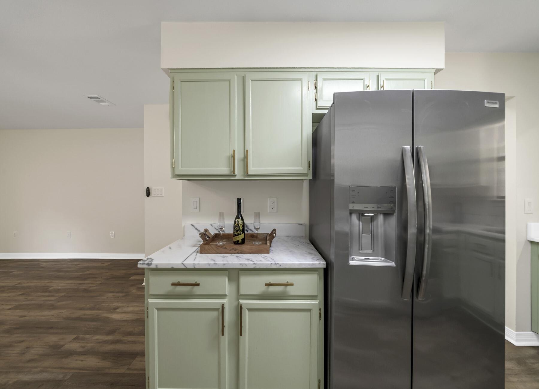 MONTAGE MANOR - Residential