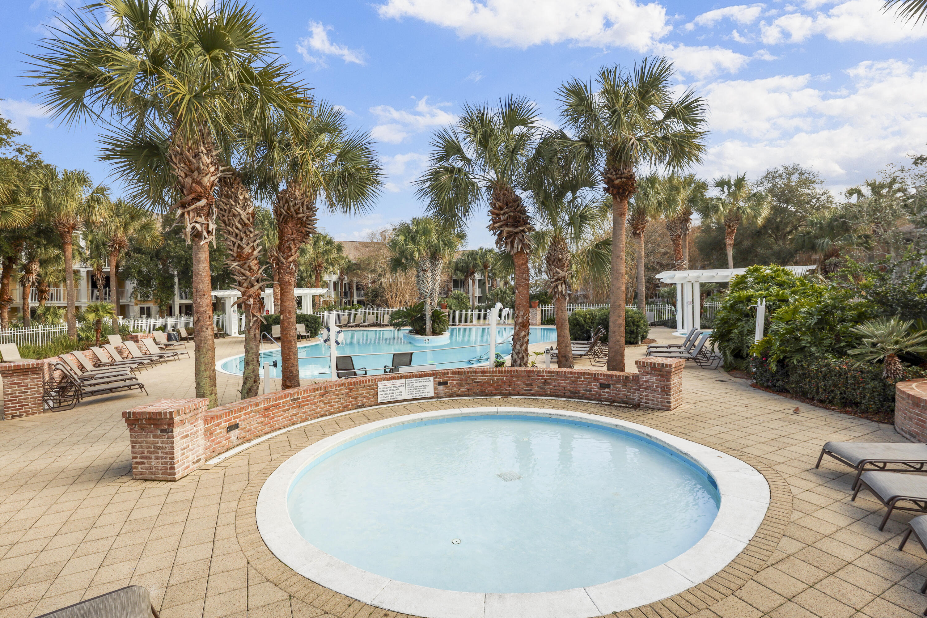 MARKET STREET INN - Residential