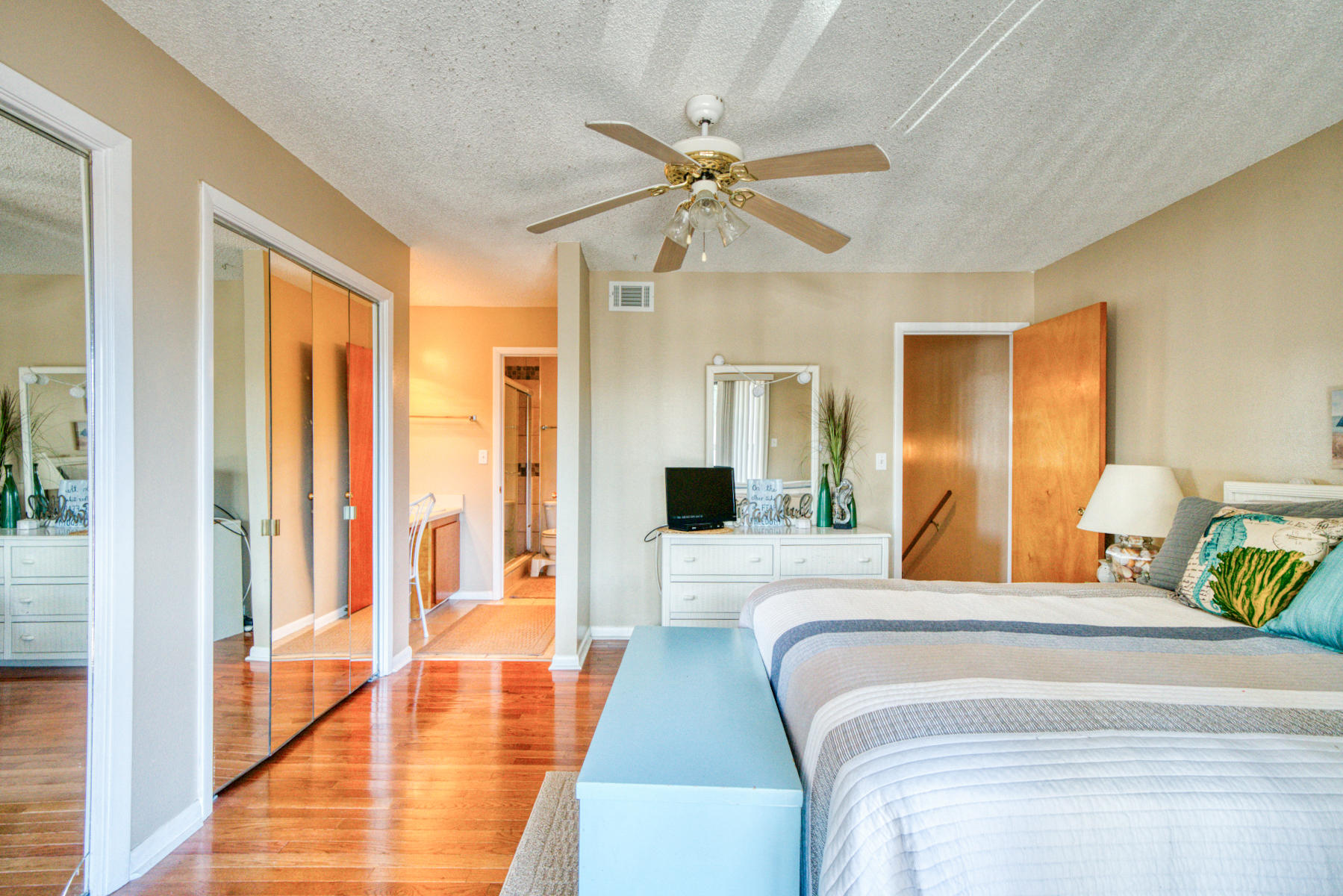 PORTSIDE CONDO - Residential