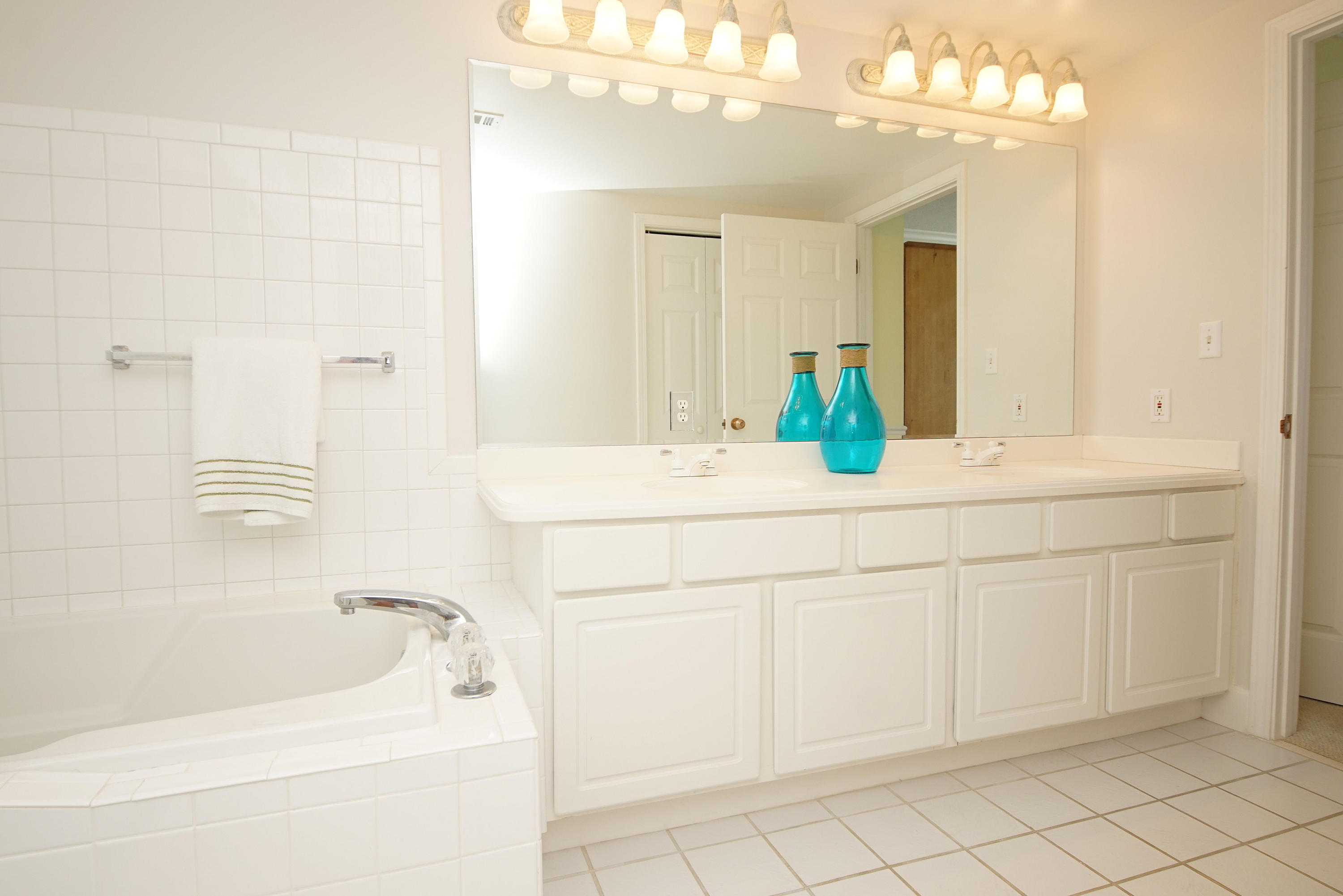 JADE EAST TOWERS CONDO - Residential