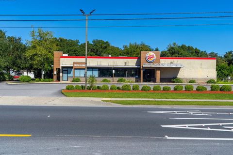 Photo of 302 NW Racetrack Road, Fort Walton Beach, FL 32547 (MLS # 988433)