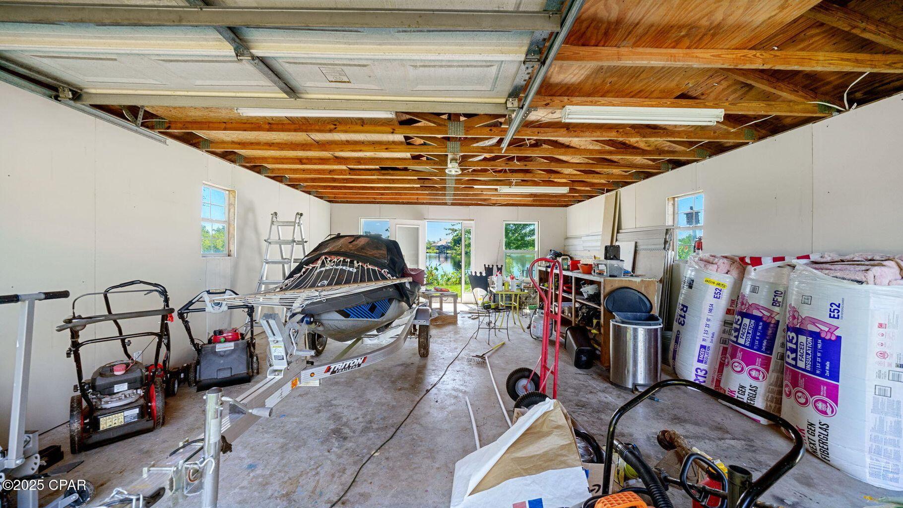 DEER POINT LAKE S/D - Residential