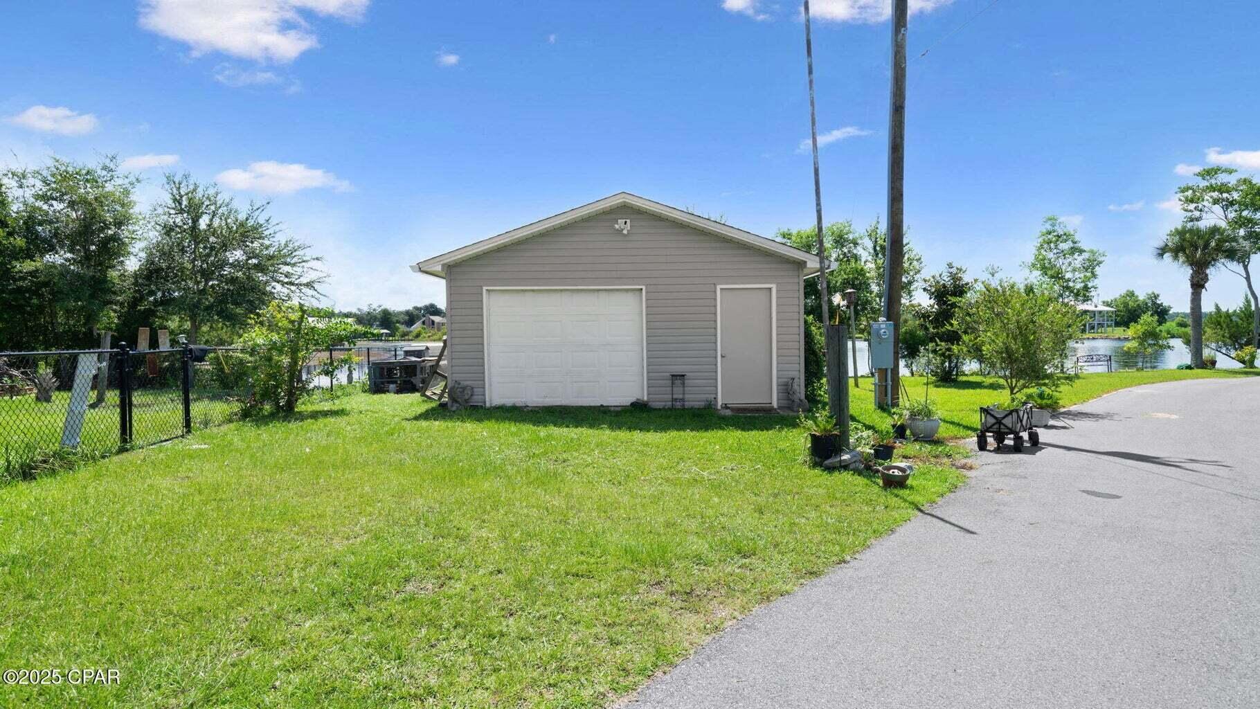DEER POINT LAKE S/D - Residential