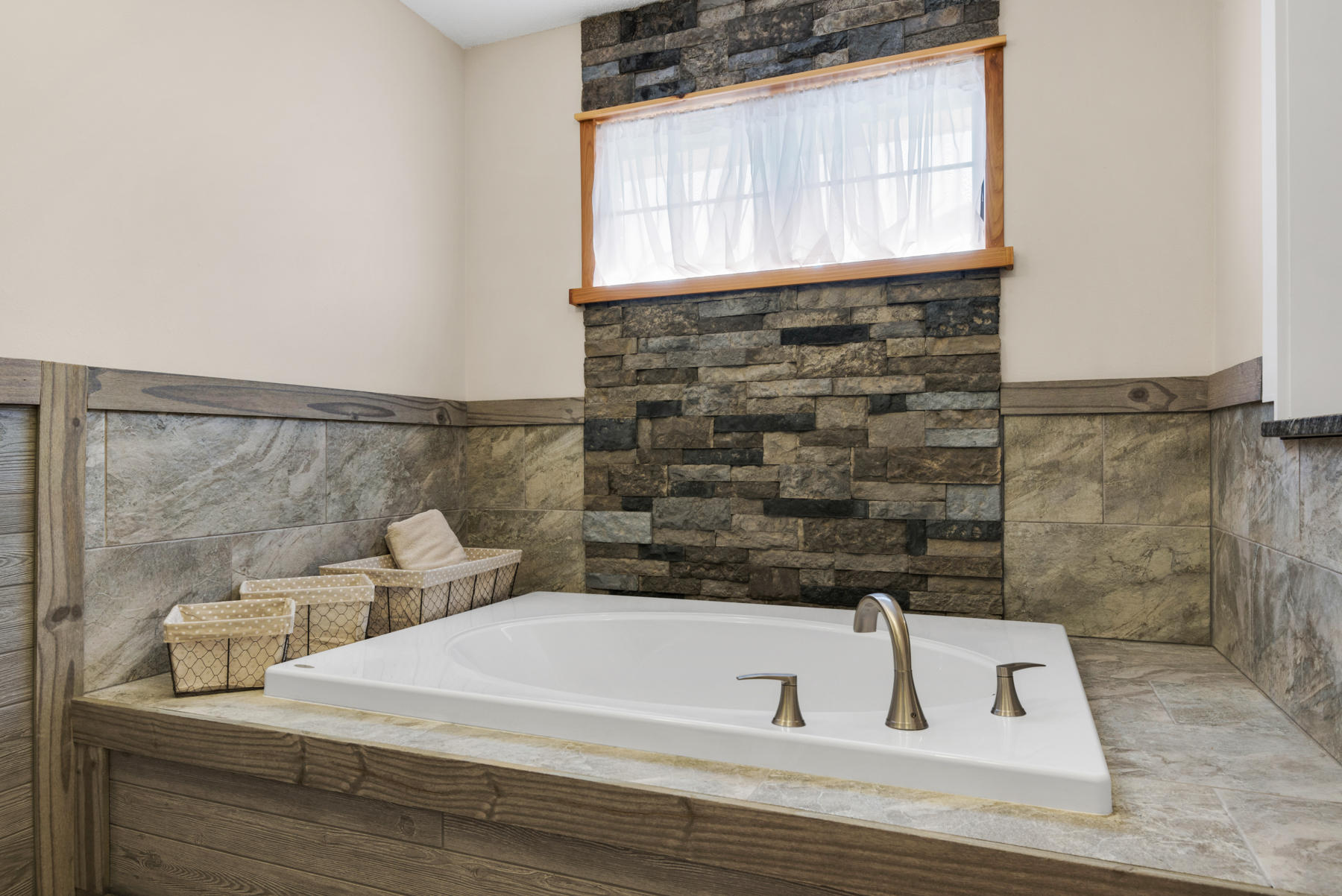 EMERALD POINTE PLAT 1 - Residential