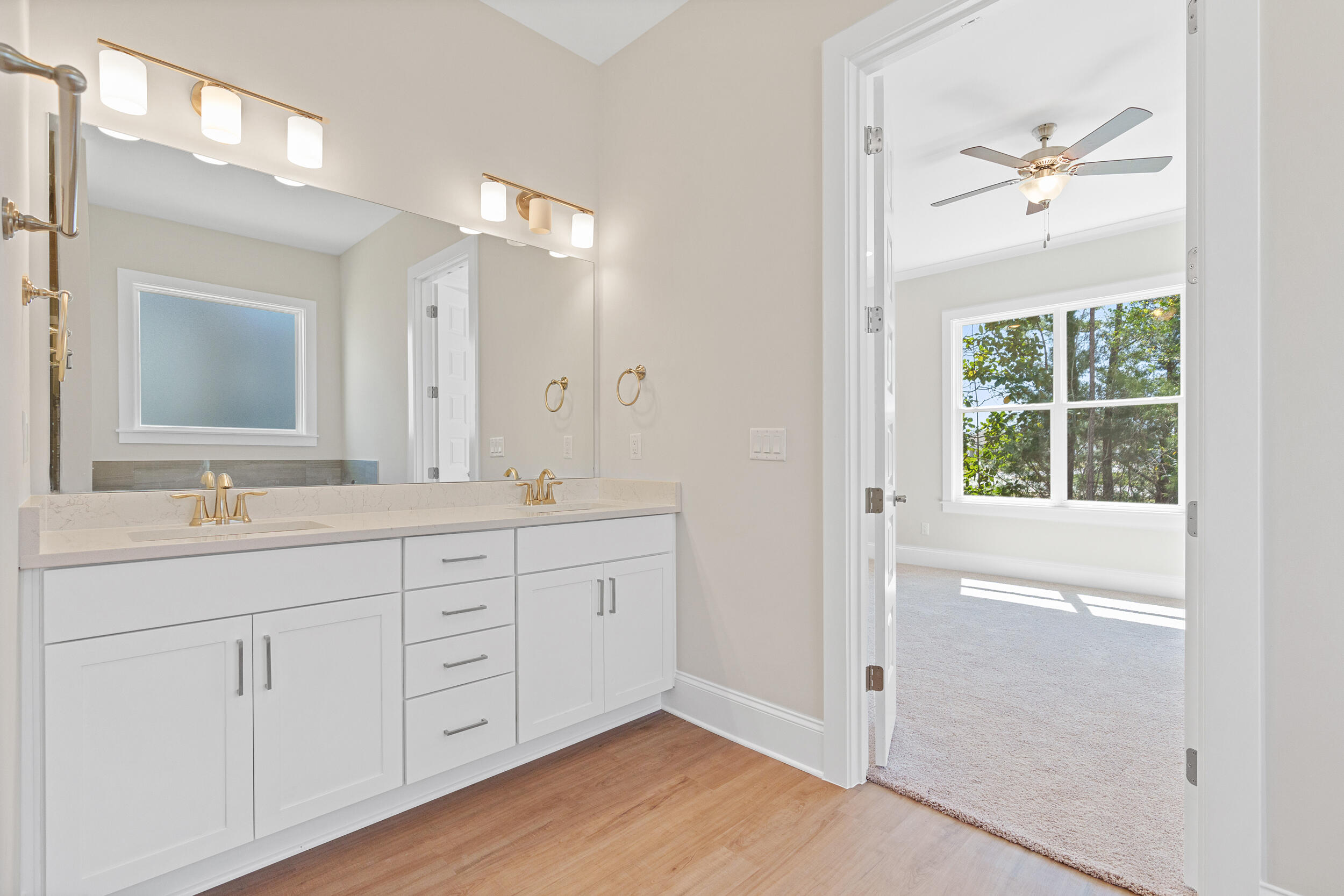 MAGNOLIA BAY - Residential