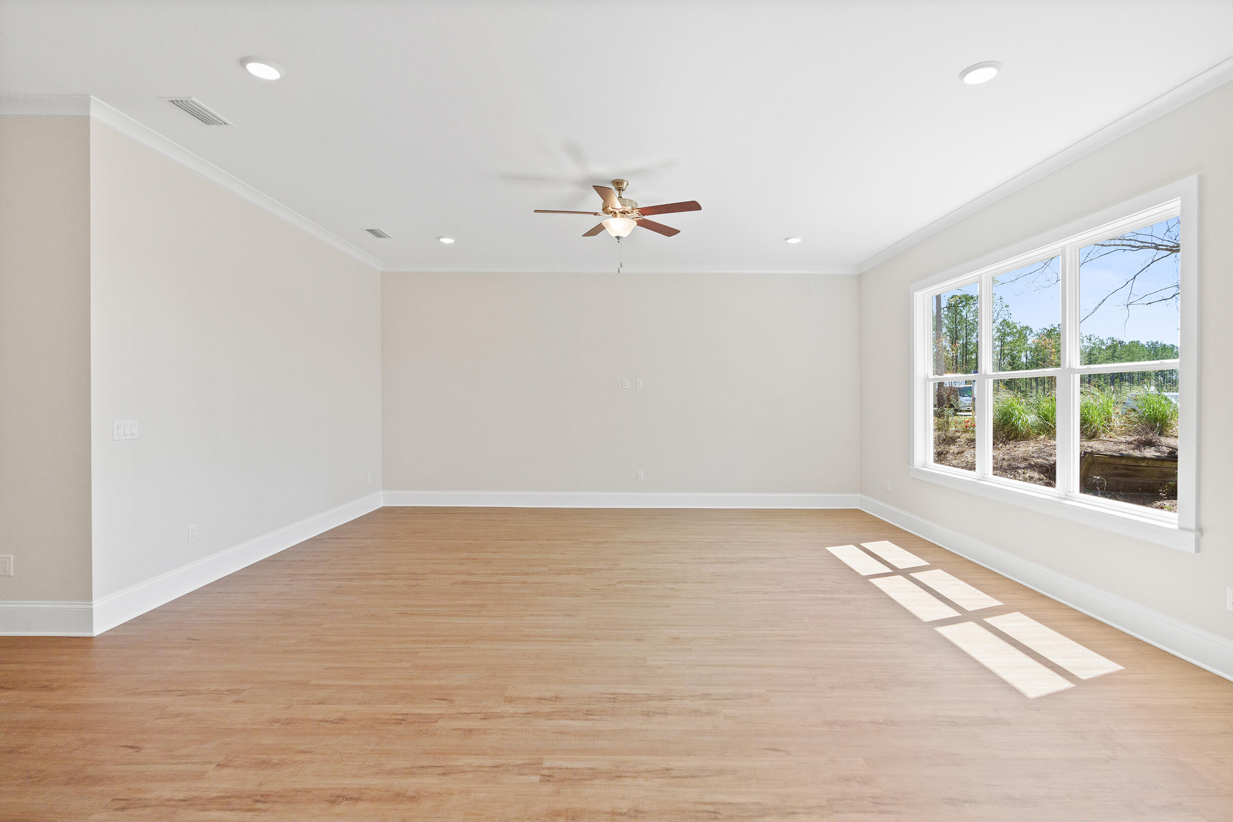 MAGNOLIA BAY - Residential
