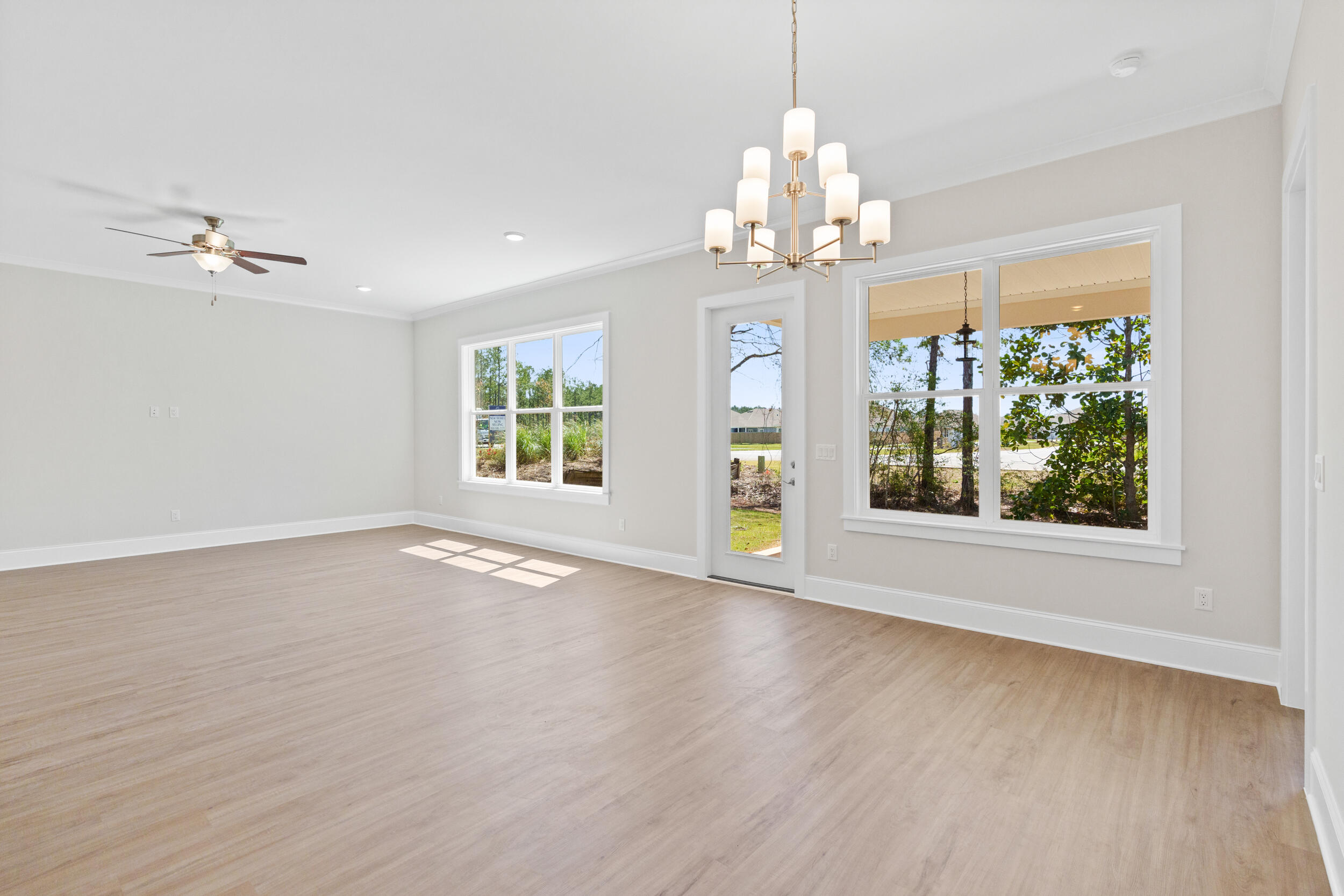 MAGNOLIA BAY - Residential