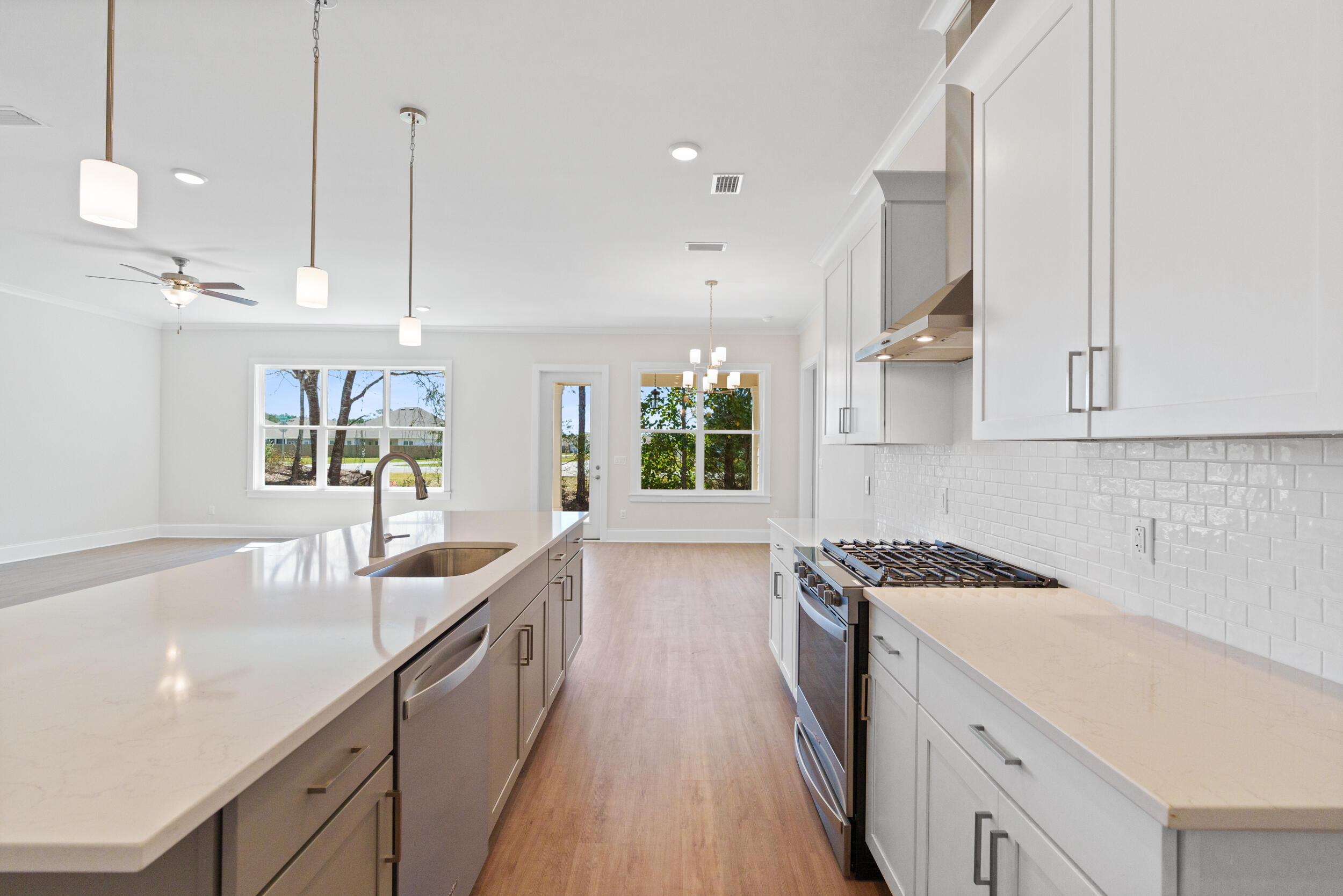 MAGNOLIA BAY - Residential