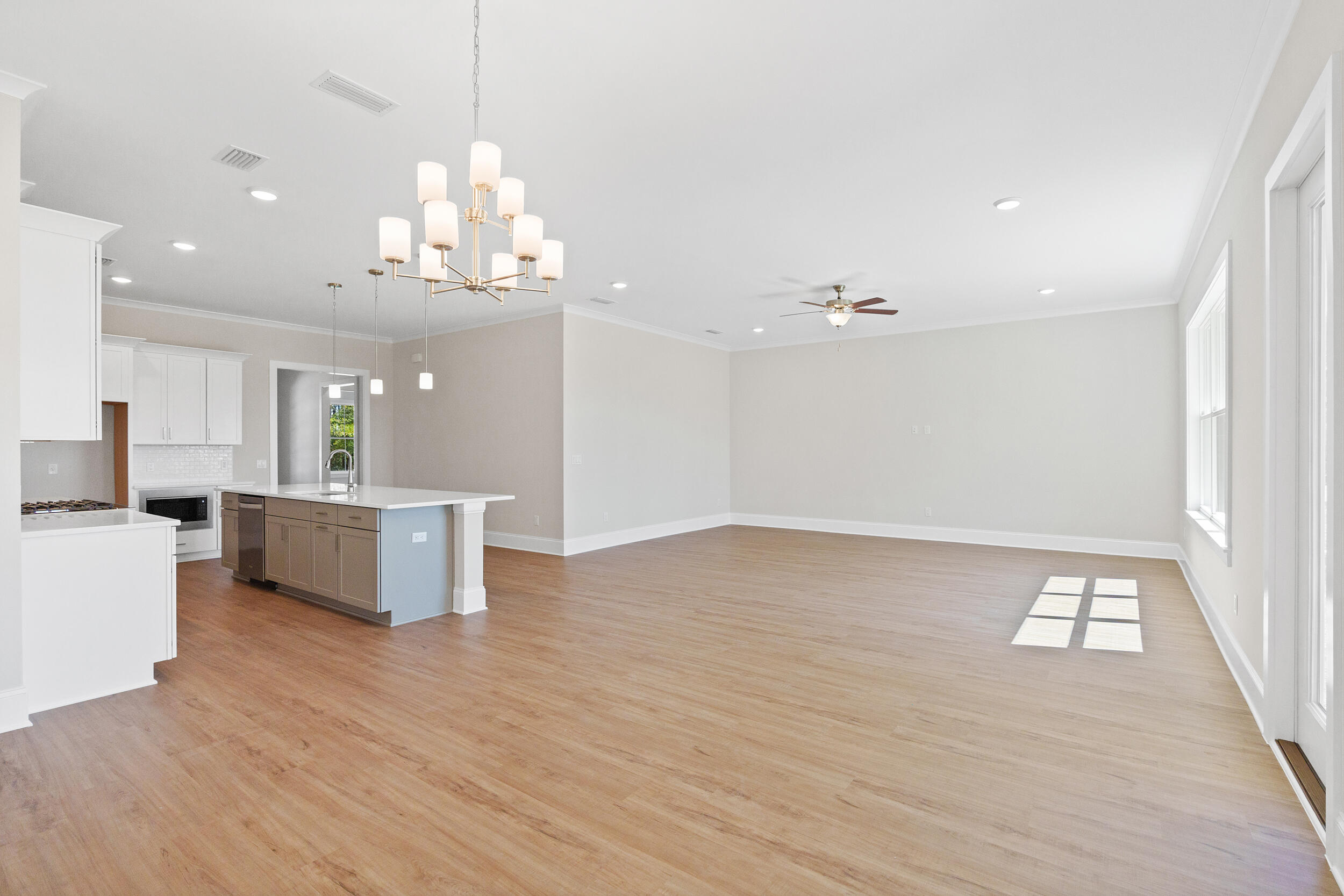 MAGNOLIA BAY - Residential