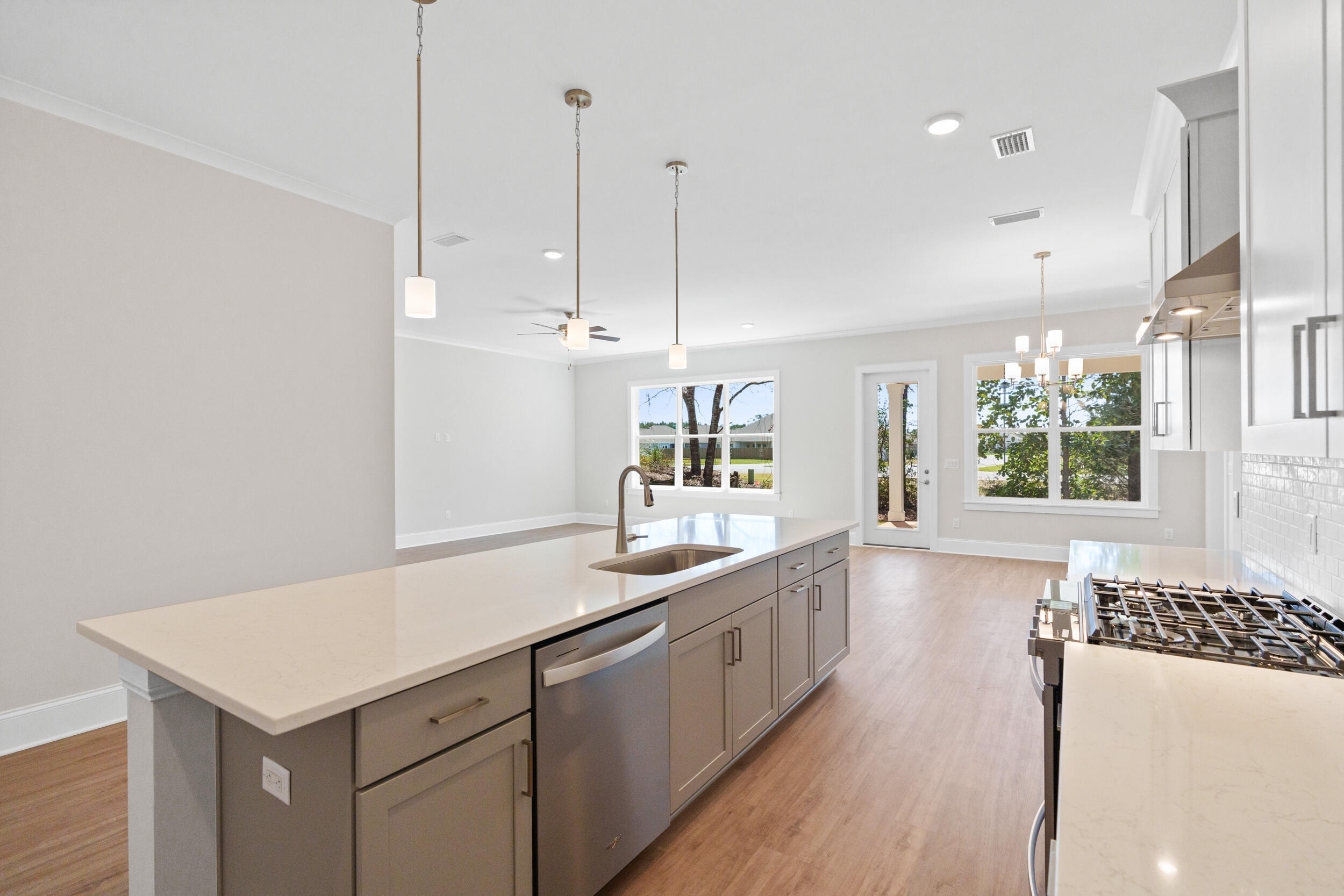 MAGNOLIA BAY - Residential