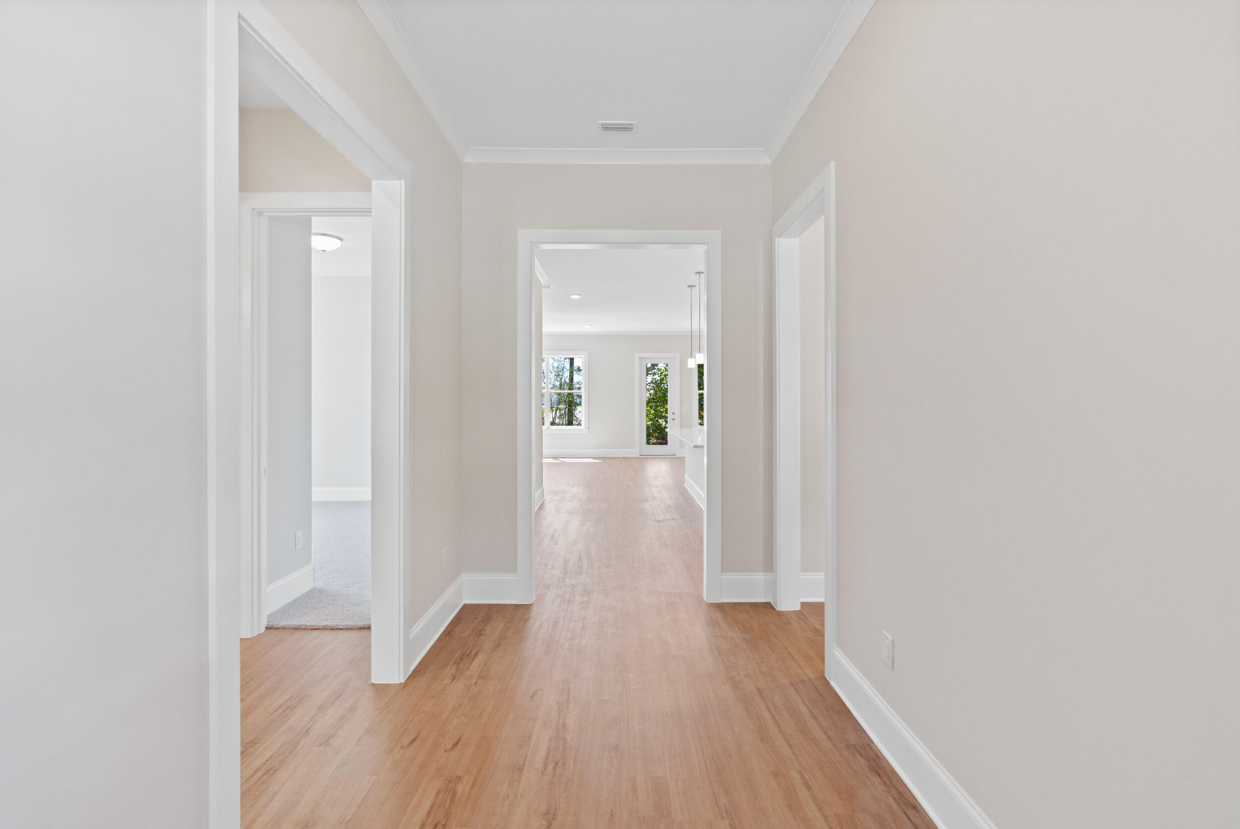 MAGNOLIA BAY - Residential