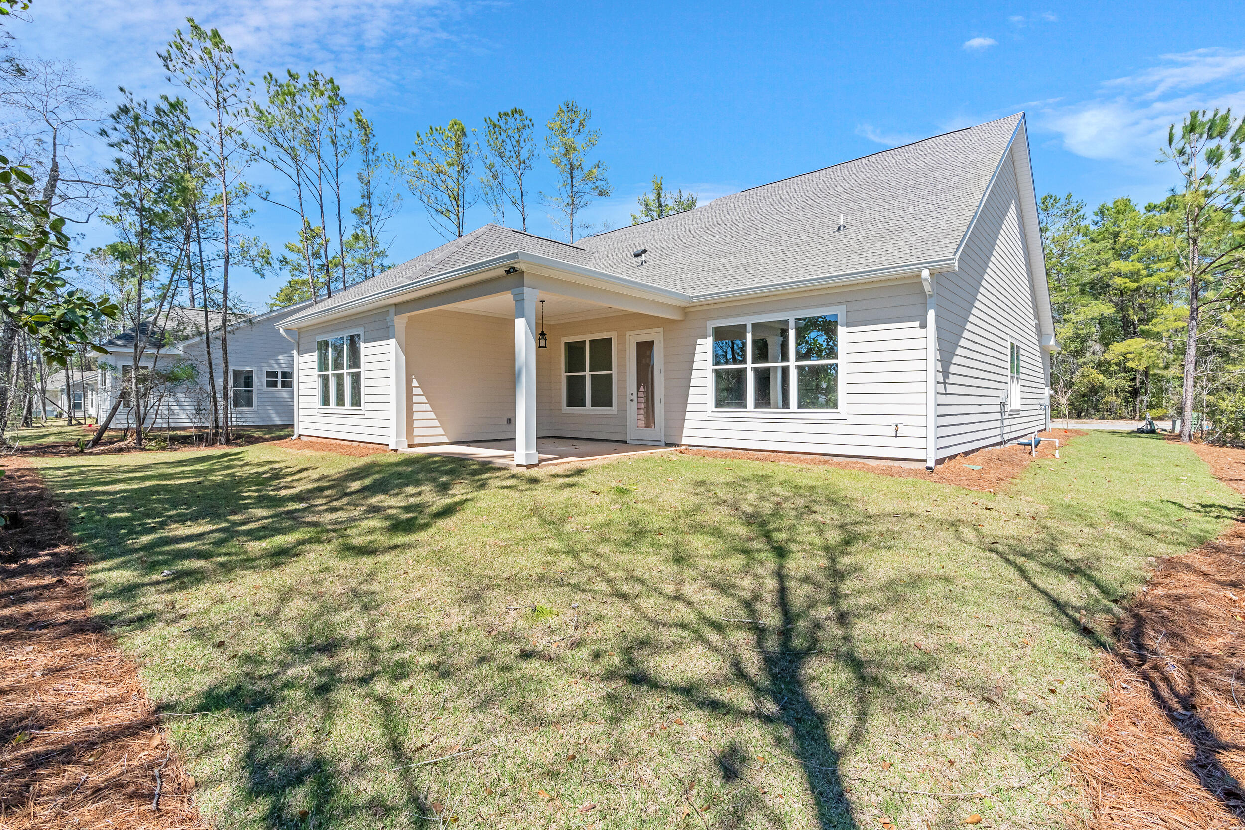 MAGNOLIA BAY - Residential