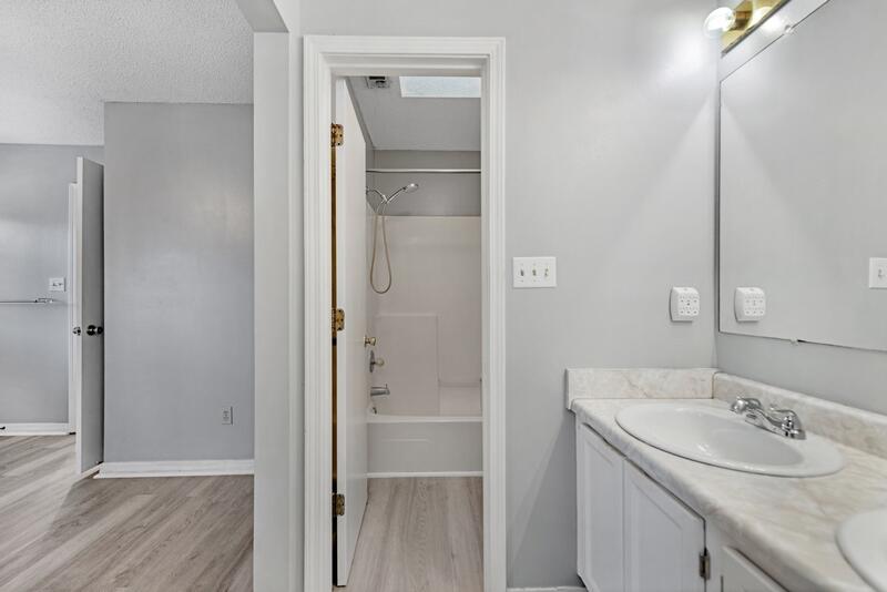 OAKWOOD T/H - Residential