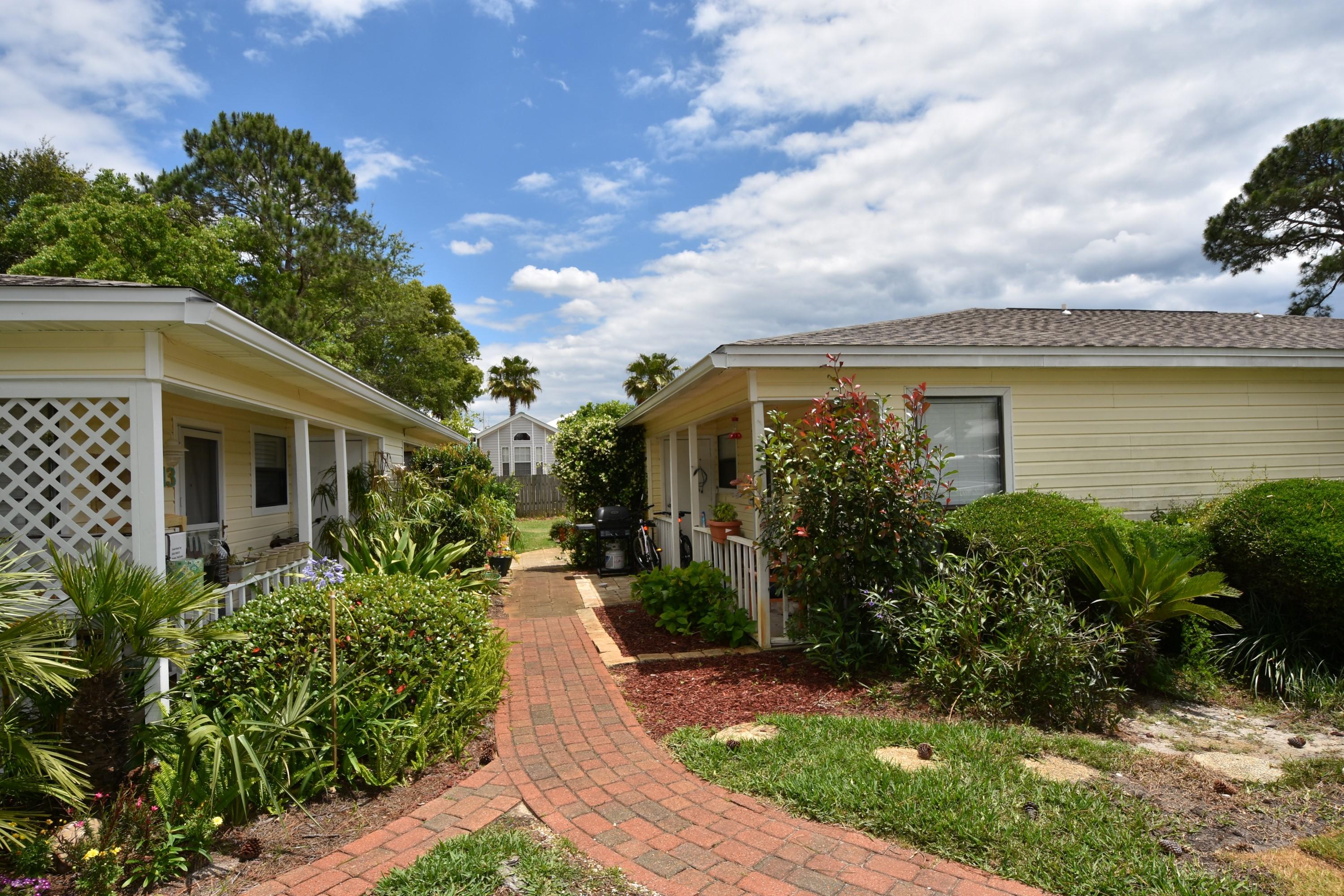 HIDDEN VILLAS T/H - Residential