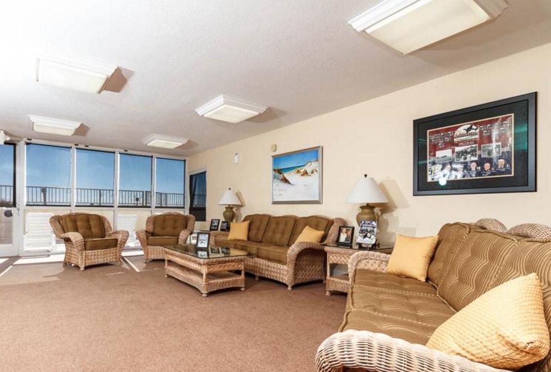 ISLAND ECHO CONDO - Residential