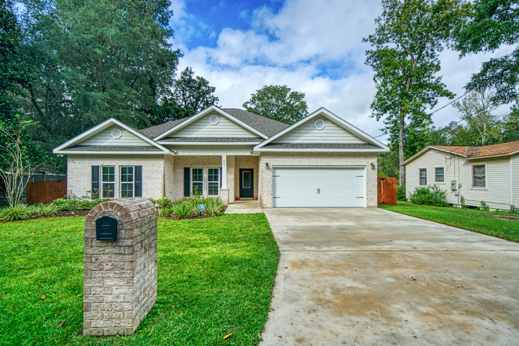 Gorgeous 4 bedroom home located in central Niceville. Conveniently located near Military bases, shopping, restaurants, and parks. This home offers all the comforts and conveniences of modern living to include gas stoves/oven, tankless gas water heater, gas fireplace and etc.. The open floor plan allows a beautiful view of the kitchen that features custom cabinetry and granite counter tops. Don't miss out on this opportunity!