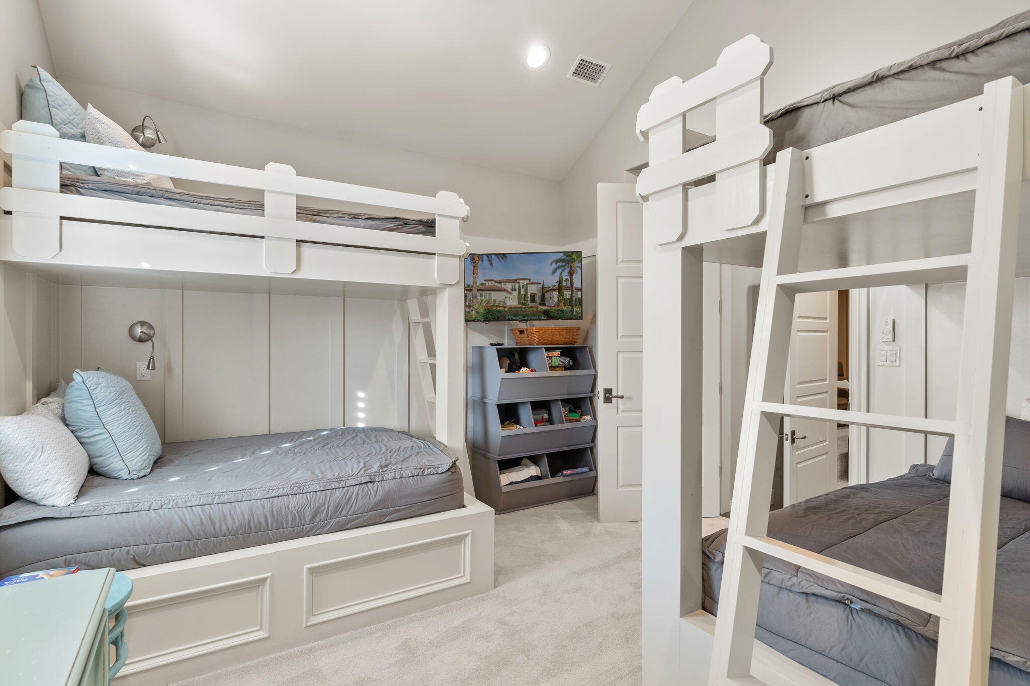 BURNT PINE - Residential