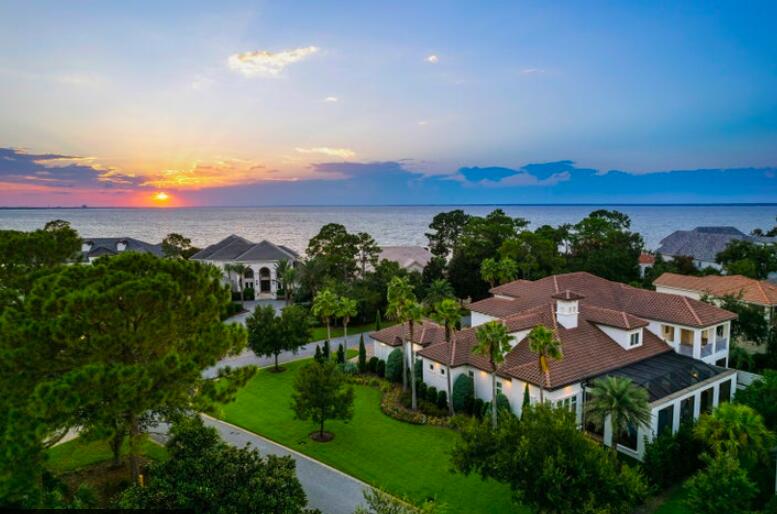 BURNT PINE - Residential