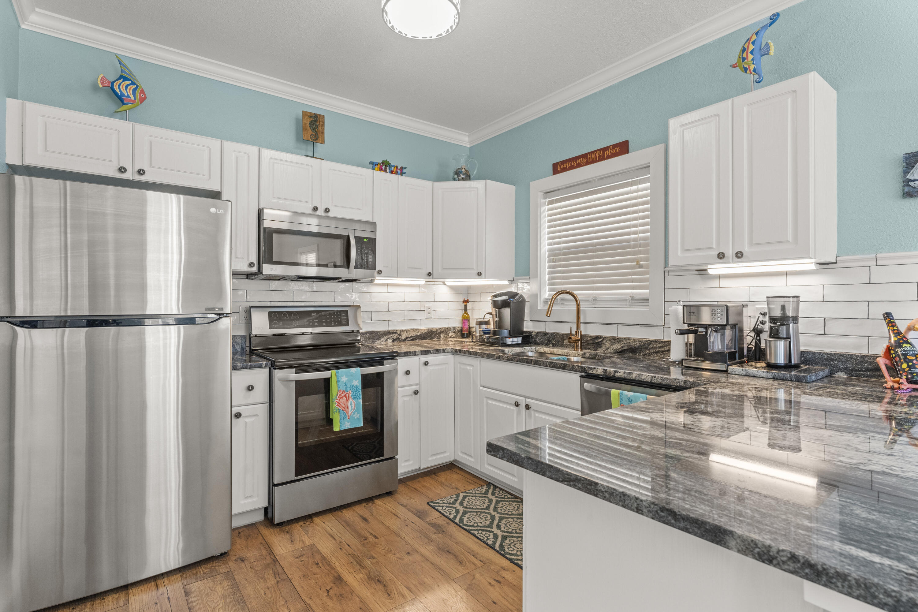 Purple Parrot Village Condo - Residential