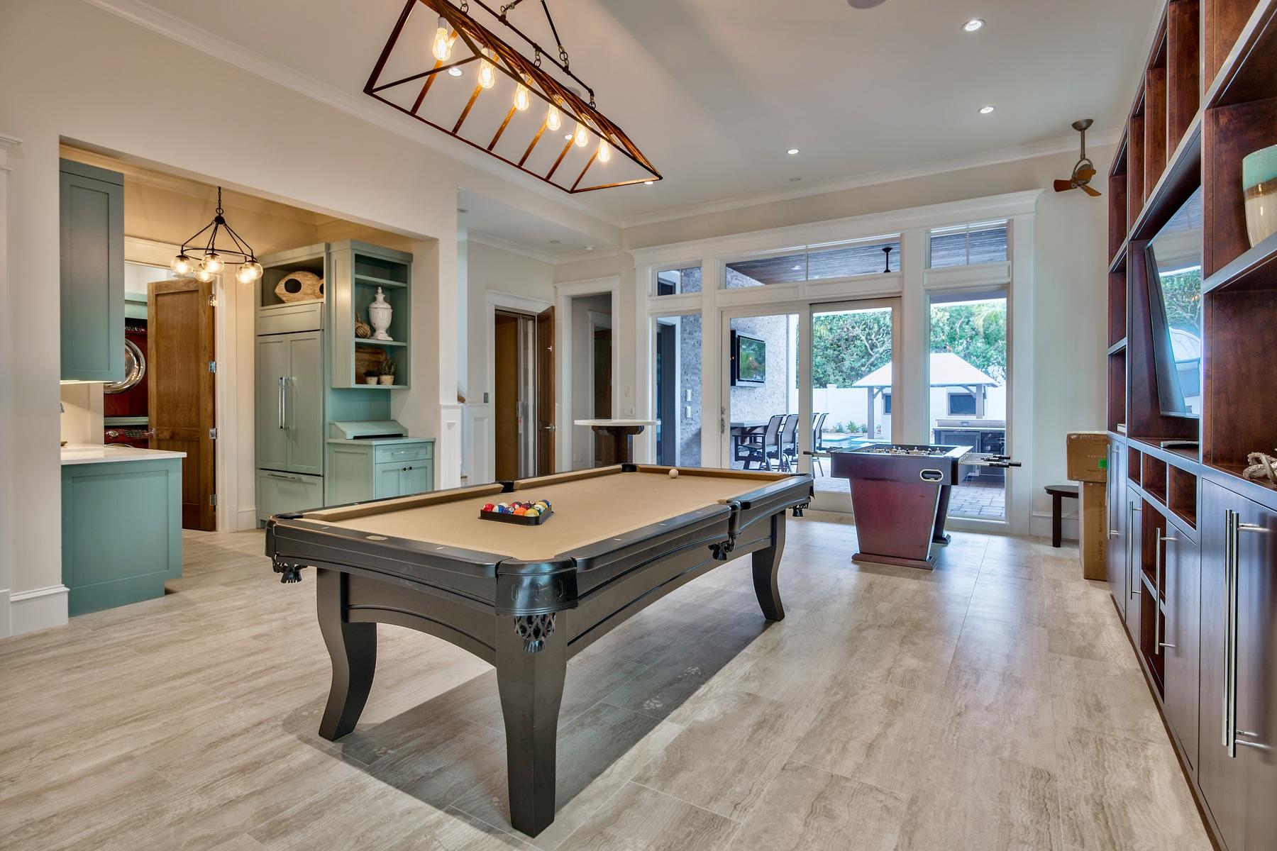 CRYSTAL BEACH - Residential