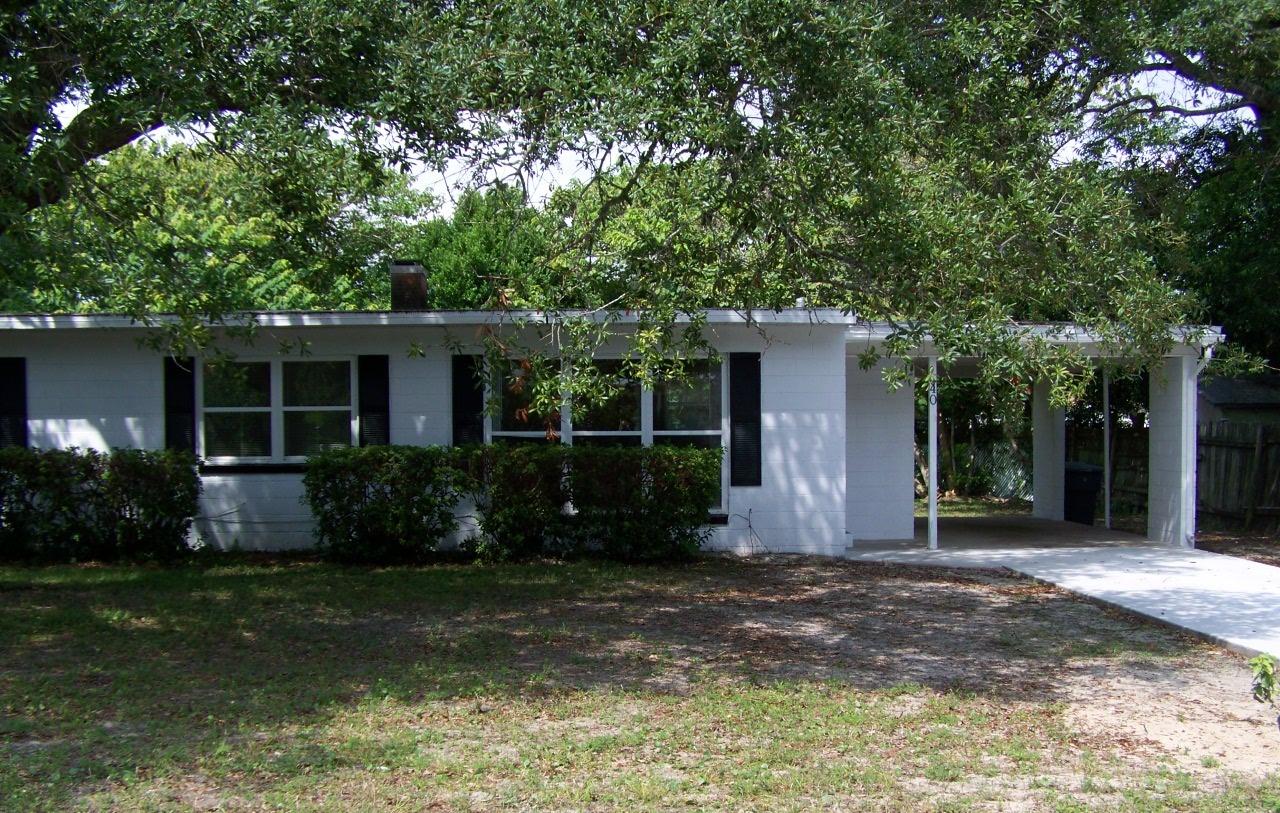 ELLIOTTS POINT 8TH ADDN - Residential Lease