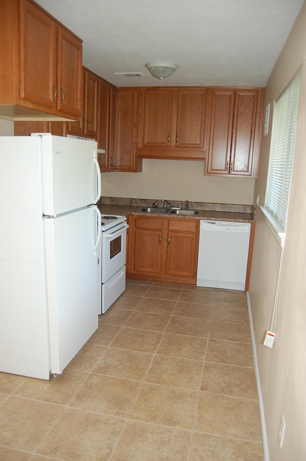 ELLIOTTS POINT 8TH ADDN - Residential Lease
