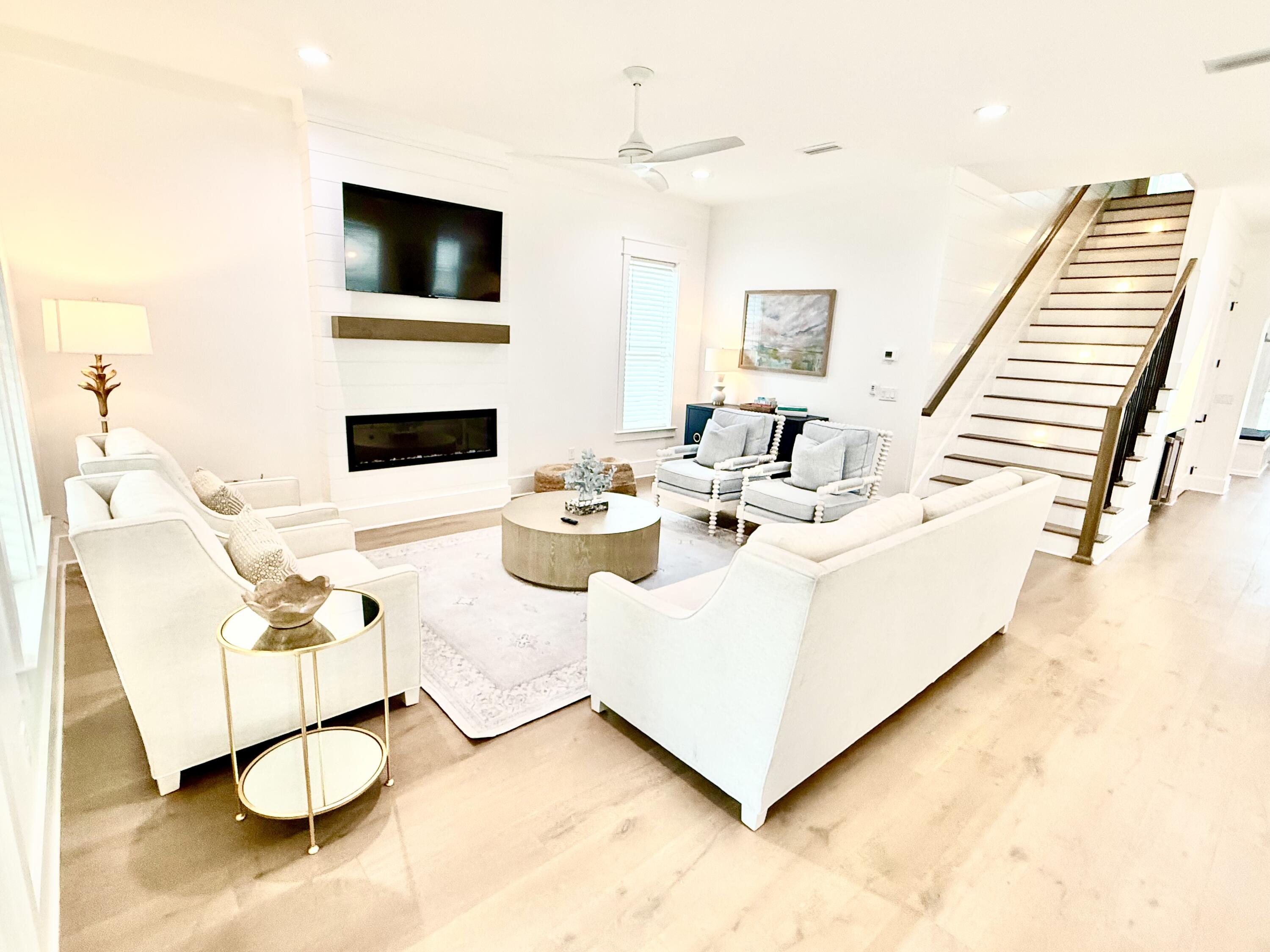 GULF SHORE MANOR - Residential