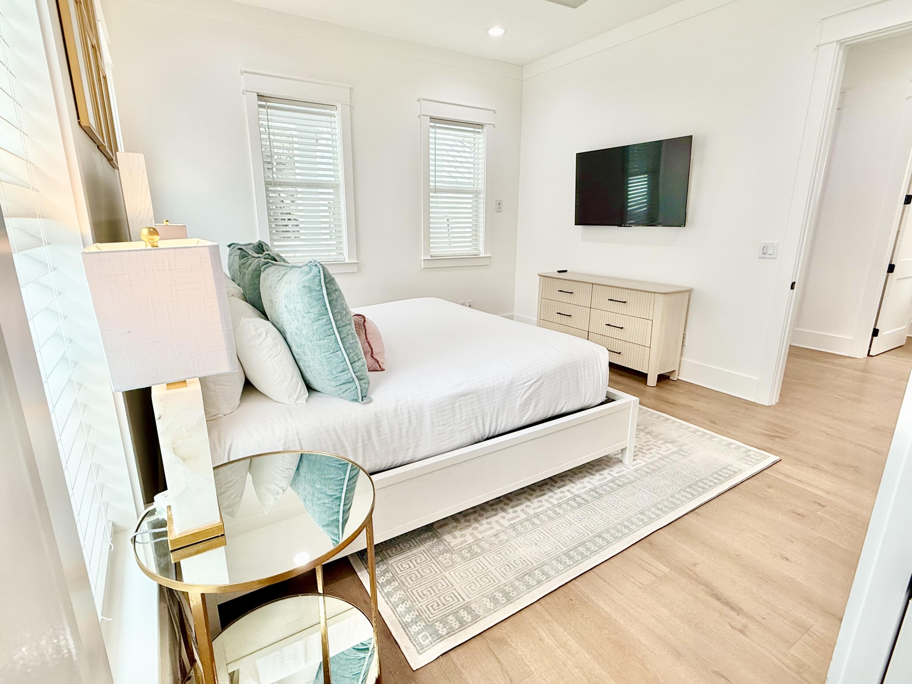 GULF SHORE MANOR - Residential