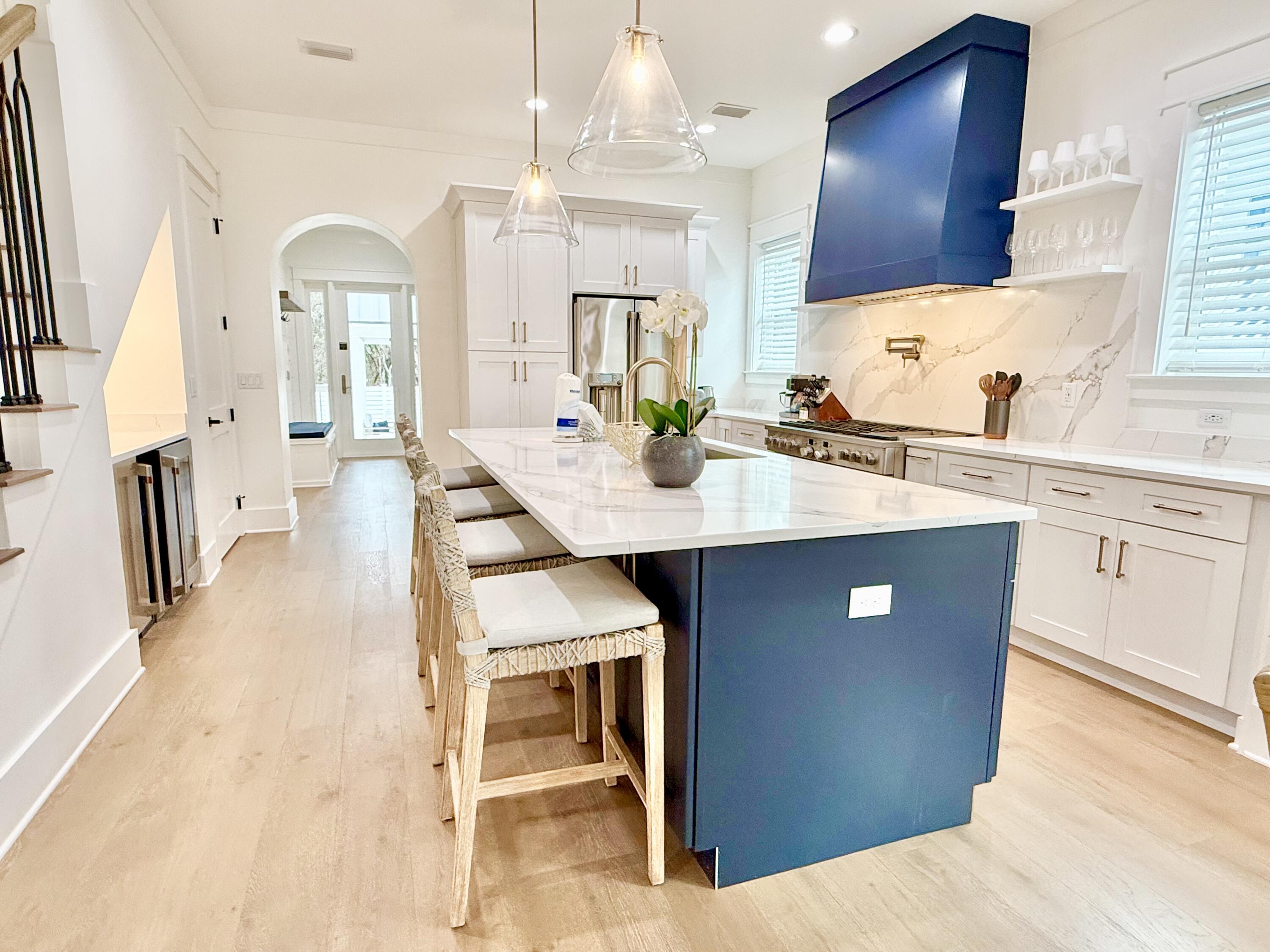 GULF SHORE MANOR - Residential