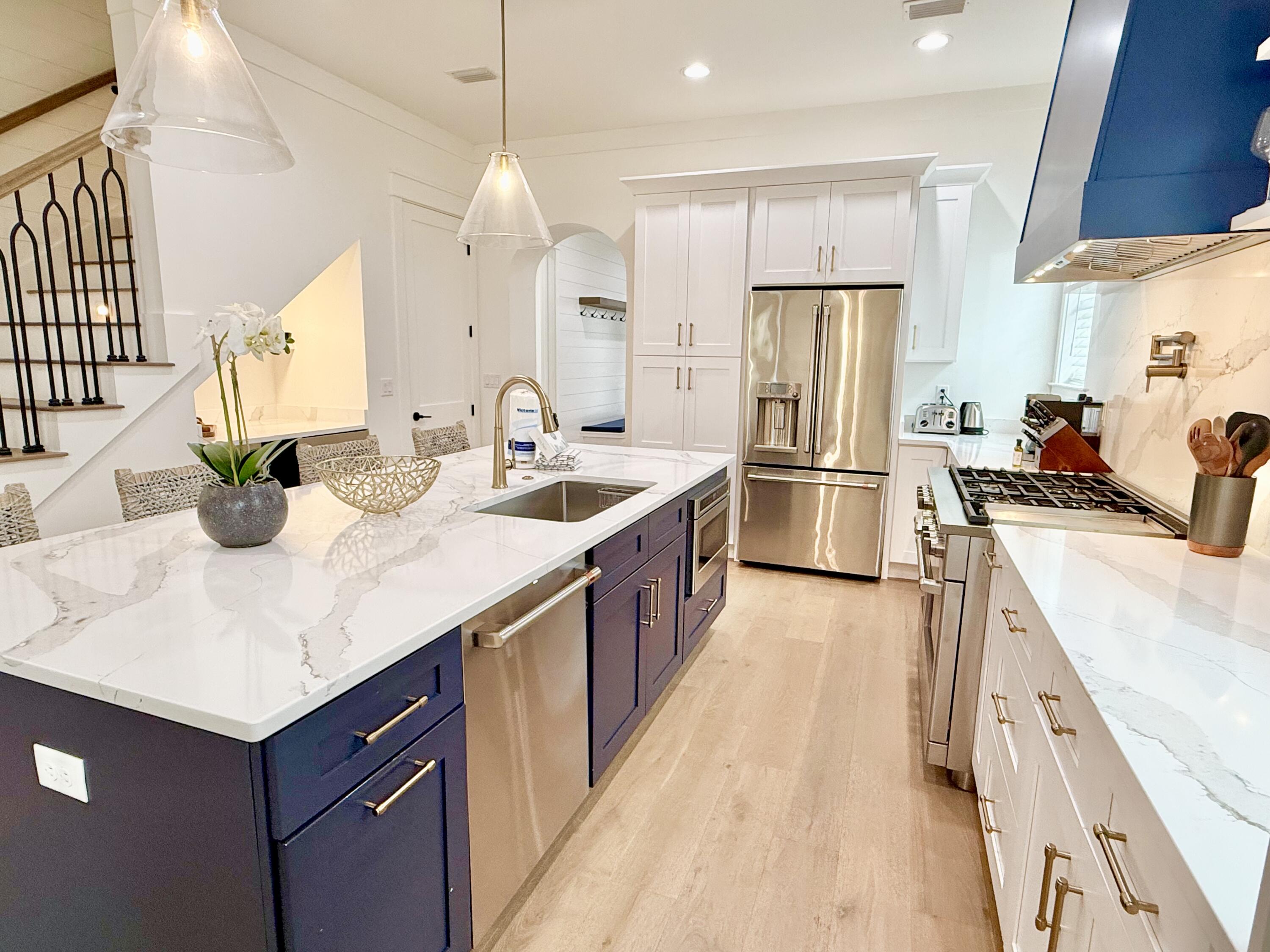 GULF SHORE MANOR - Residential