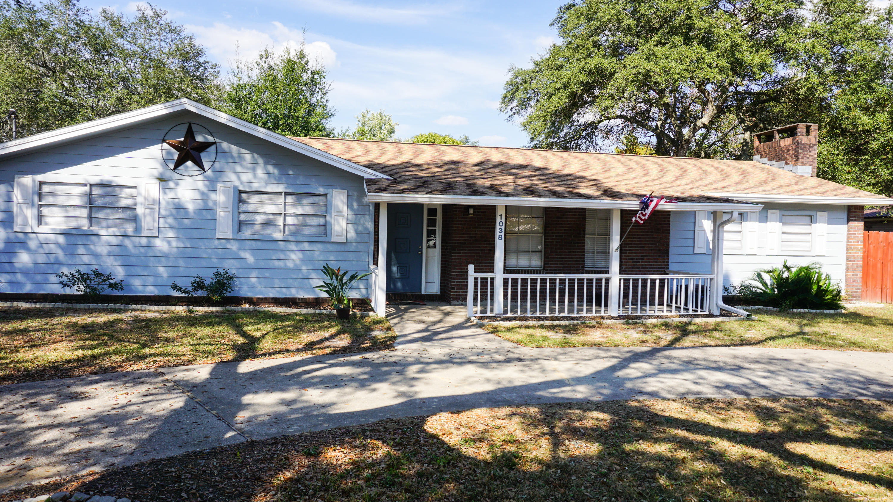 CREEKSIDE 1 - Residential Lease