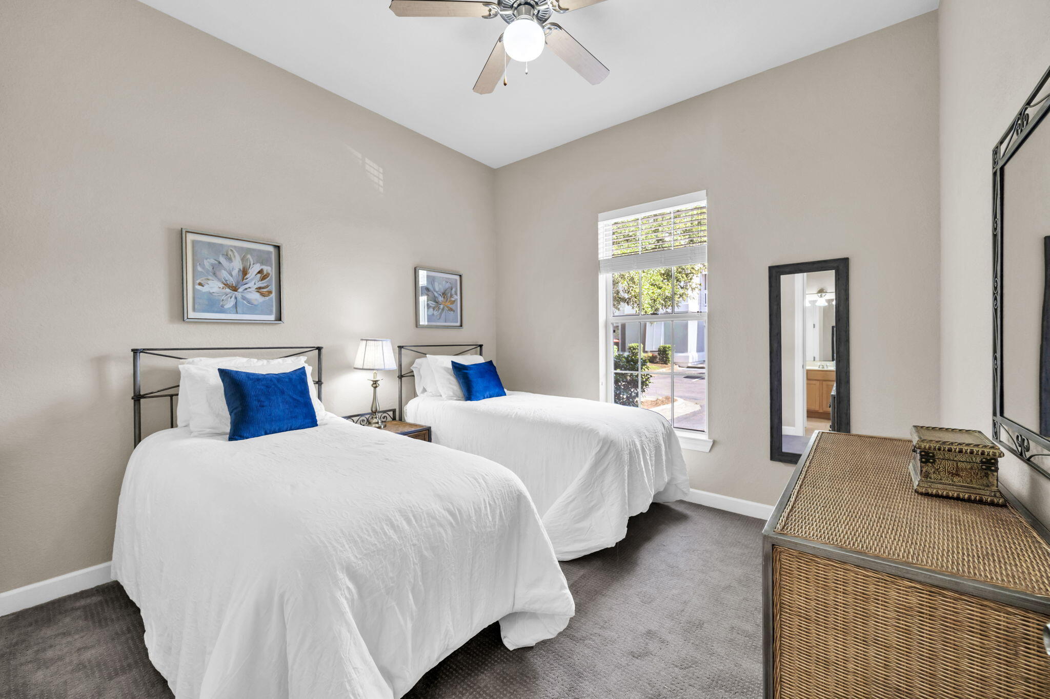 CRYSTAL COVE - Residential