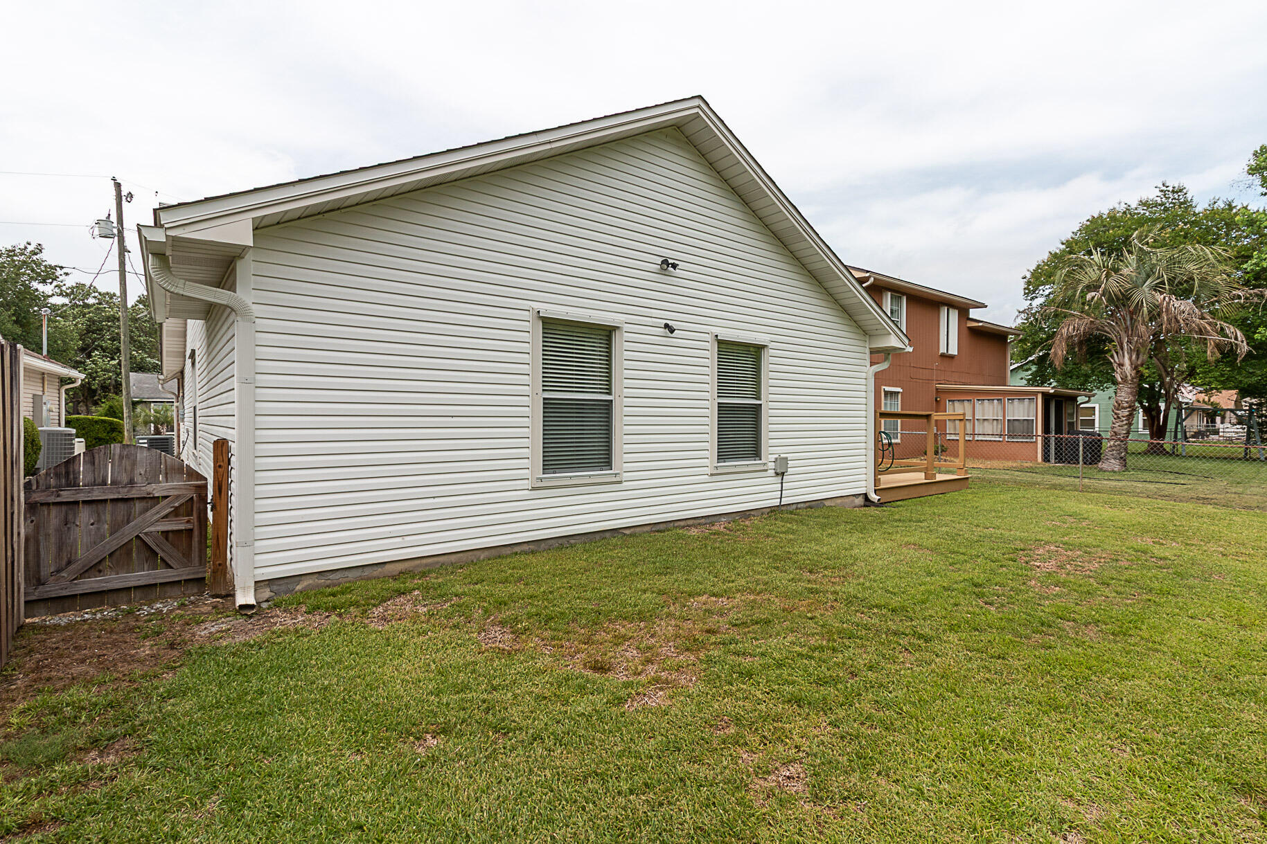 CRYSTAL LAKE ESTATES - Residential