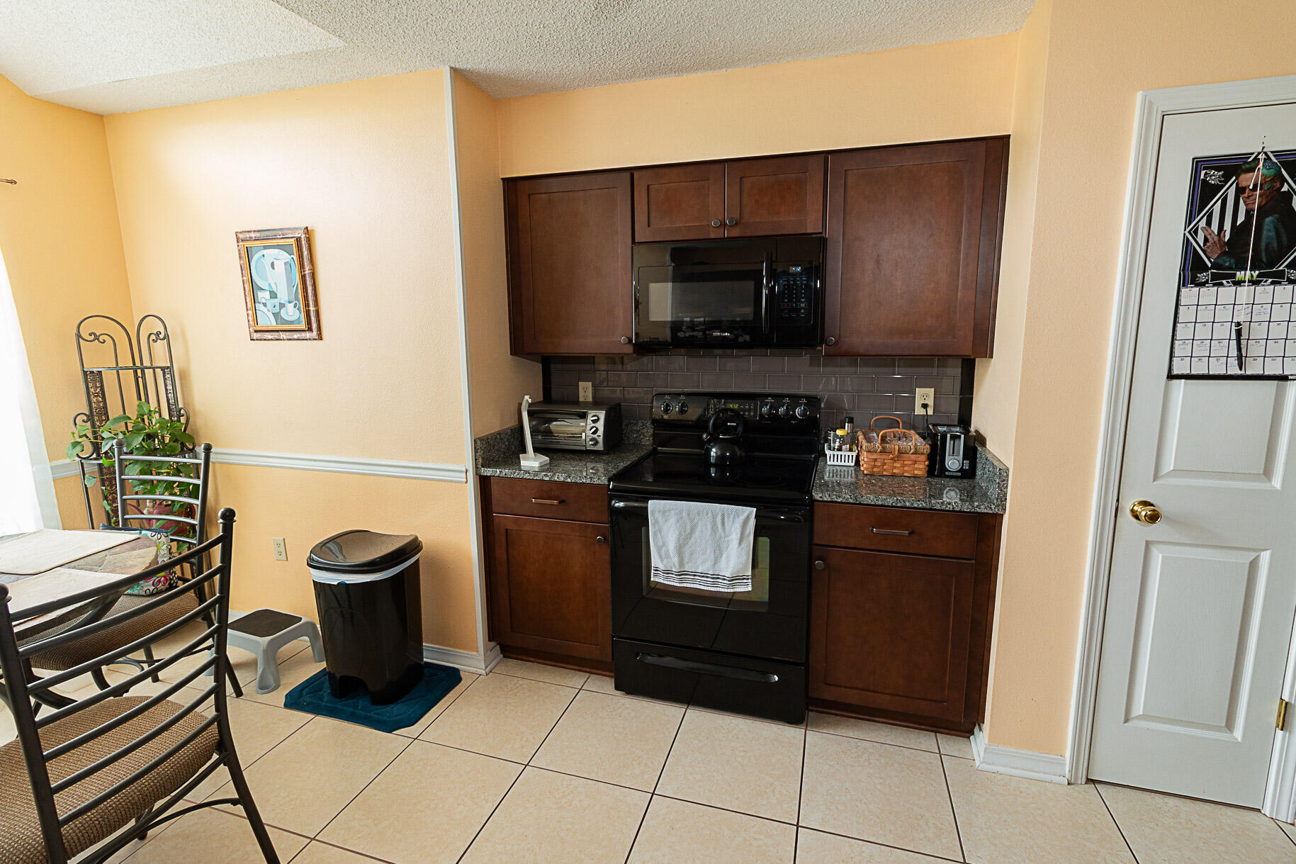 CRYSTAL LAKE ESTATES - Residential