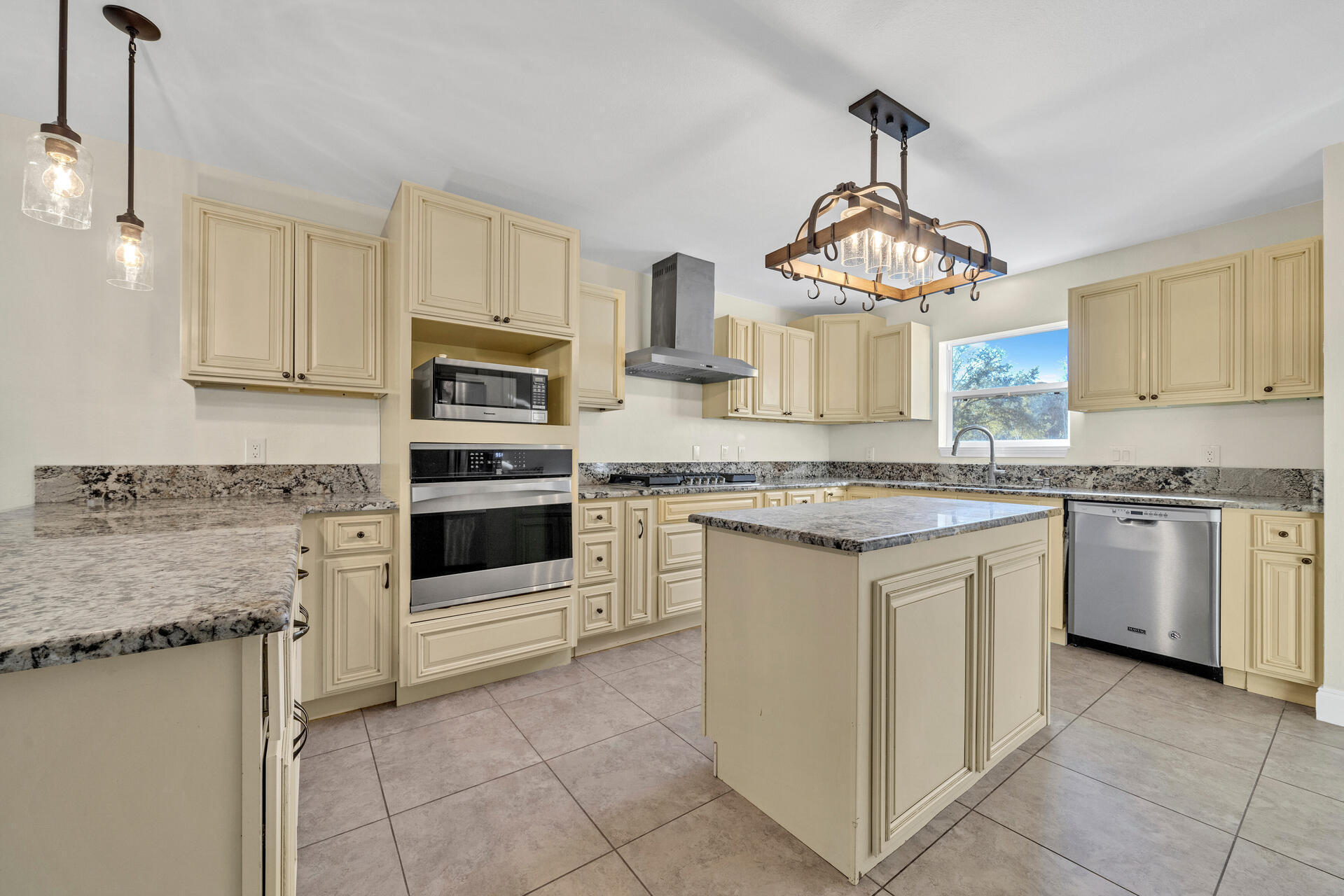 LAKE PIPPIN - Residential