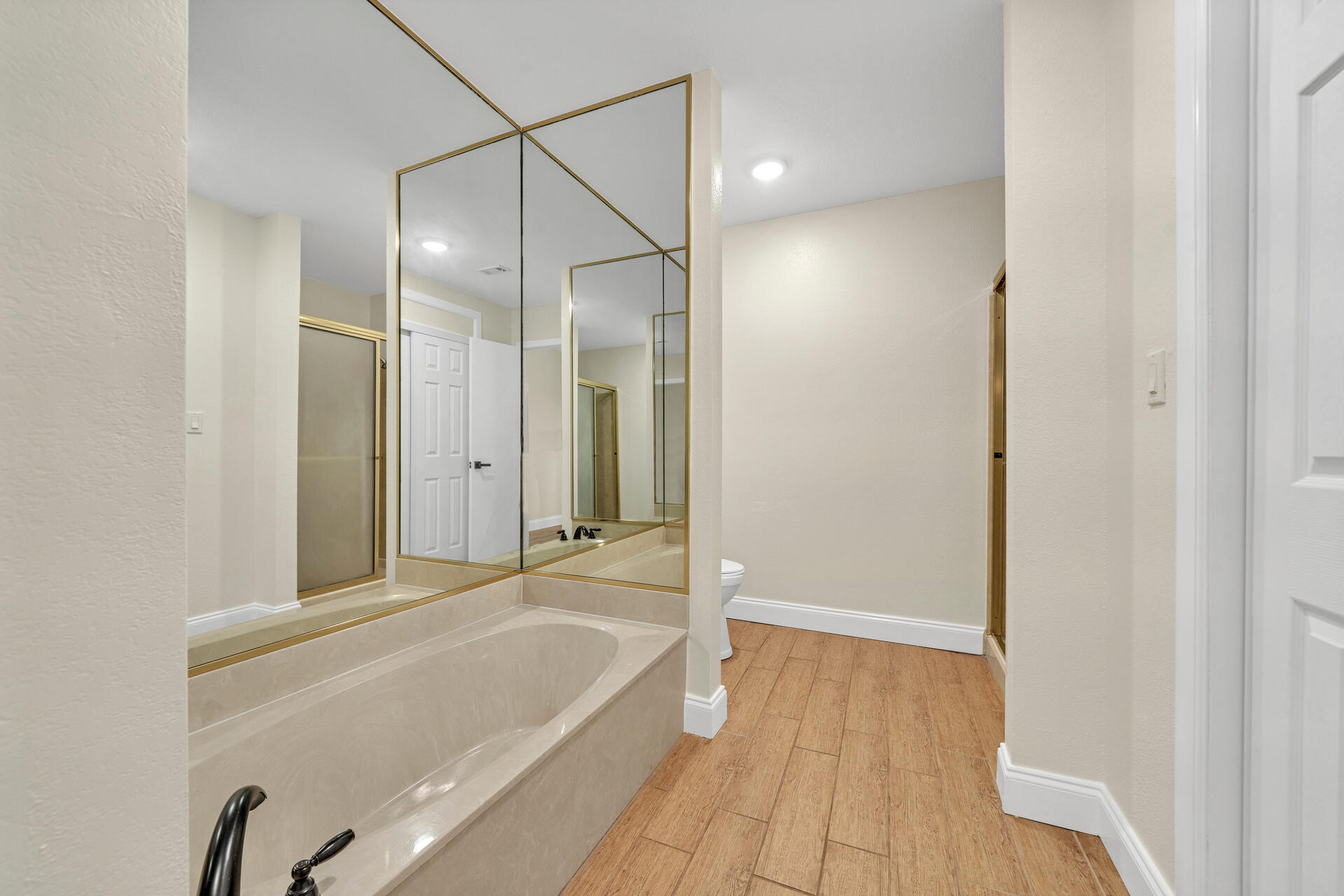 LAKE PIPPIN - Residential