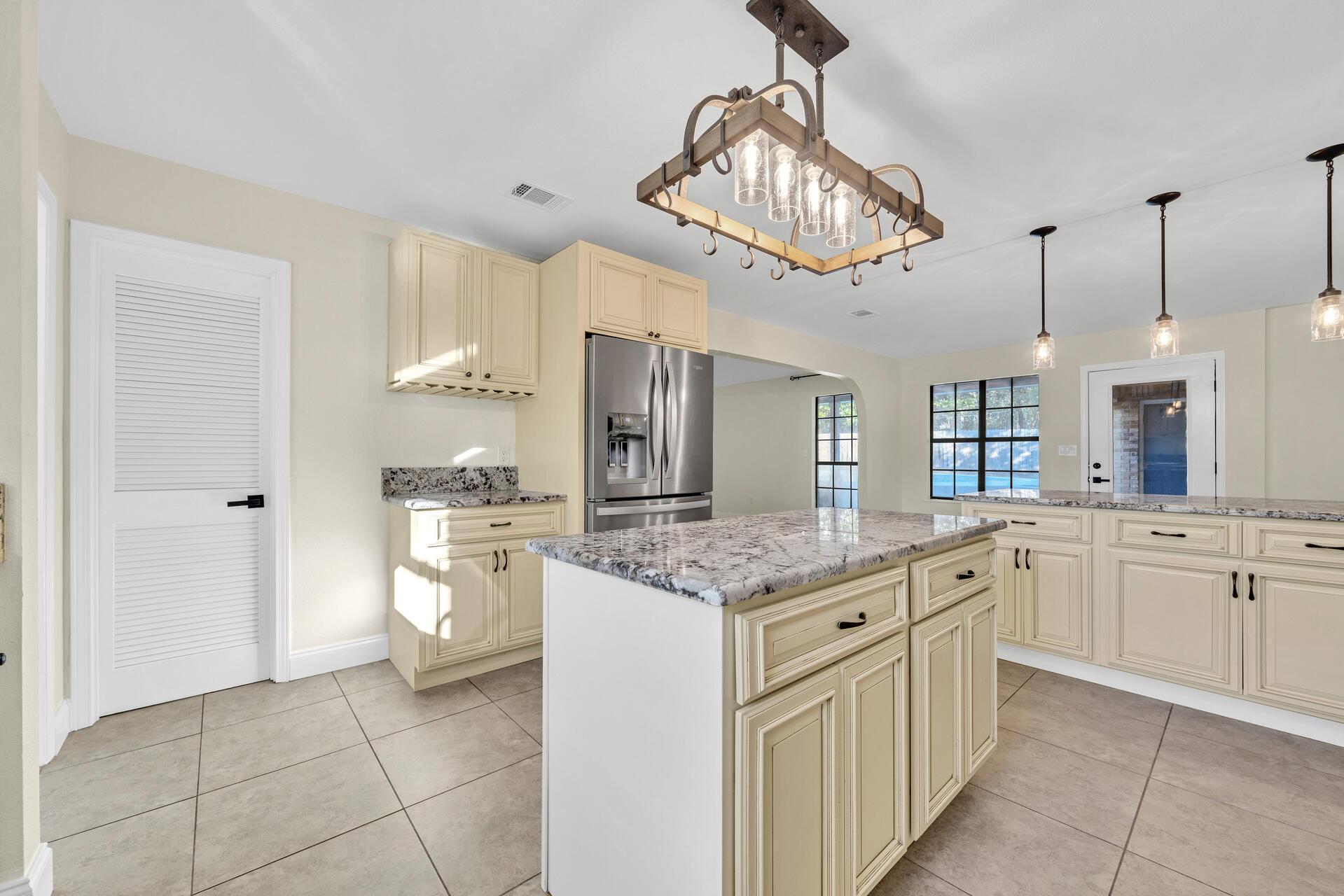 LAKE PIPPIN - Residential