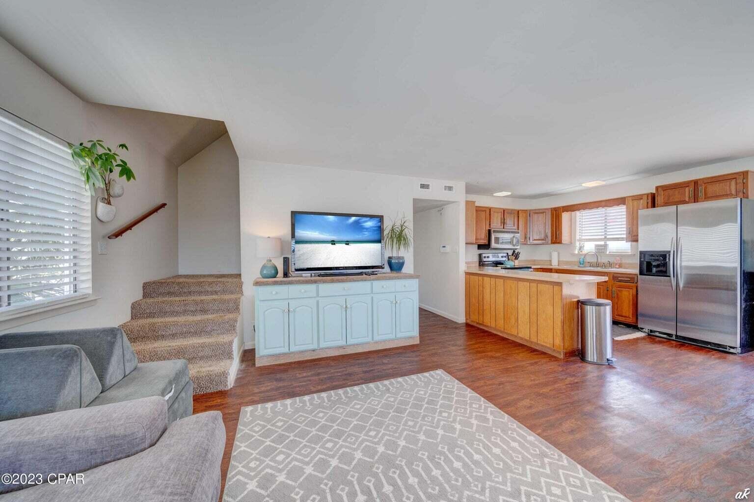 HOLIDAY BEACH UNIT 14 - Residential