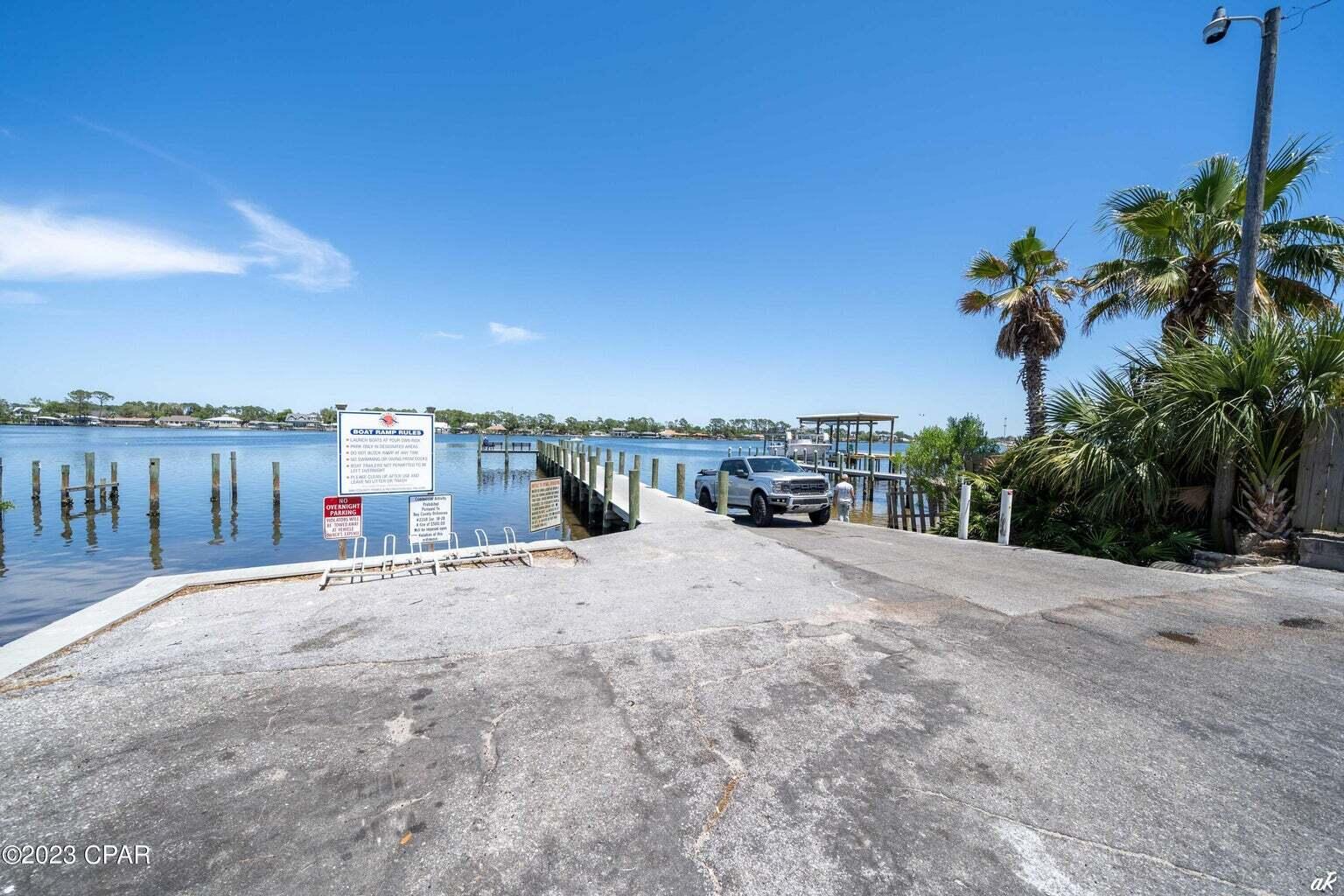 HOLIDAY BEACH UNIT 14 - Residential